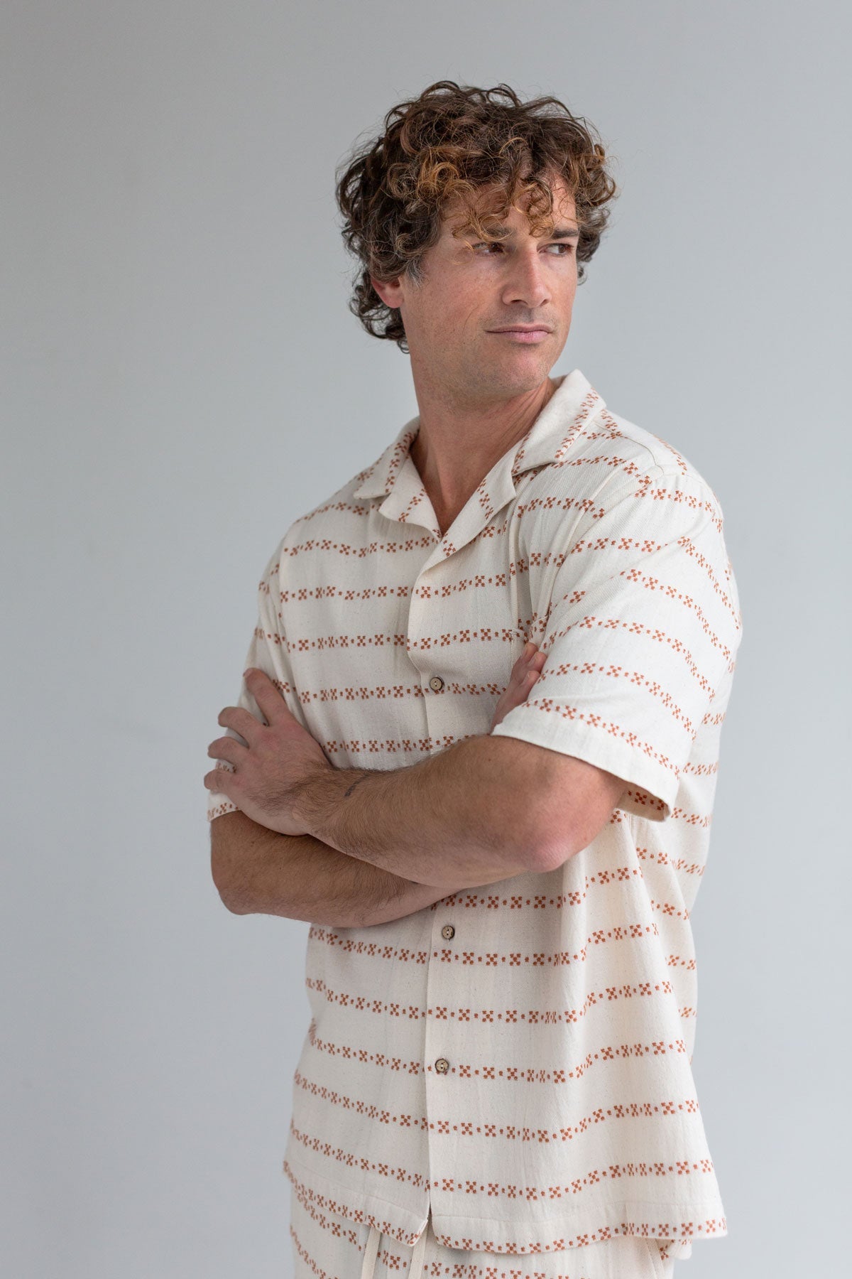 Image of TWOTHIRDS mannen vegan Shirt Heringsdorf Ecru/Adobe Jacquard