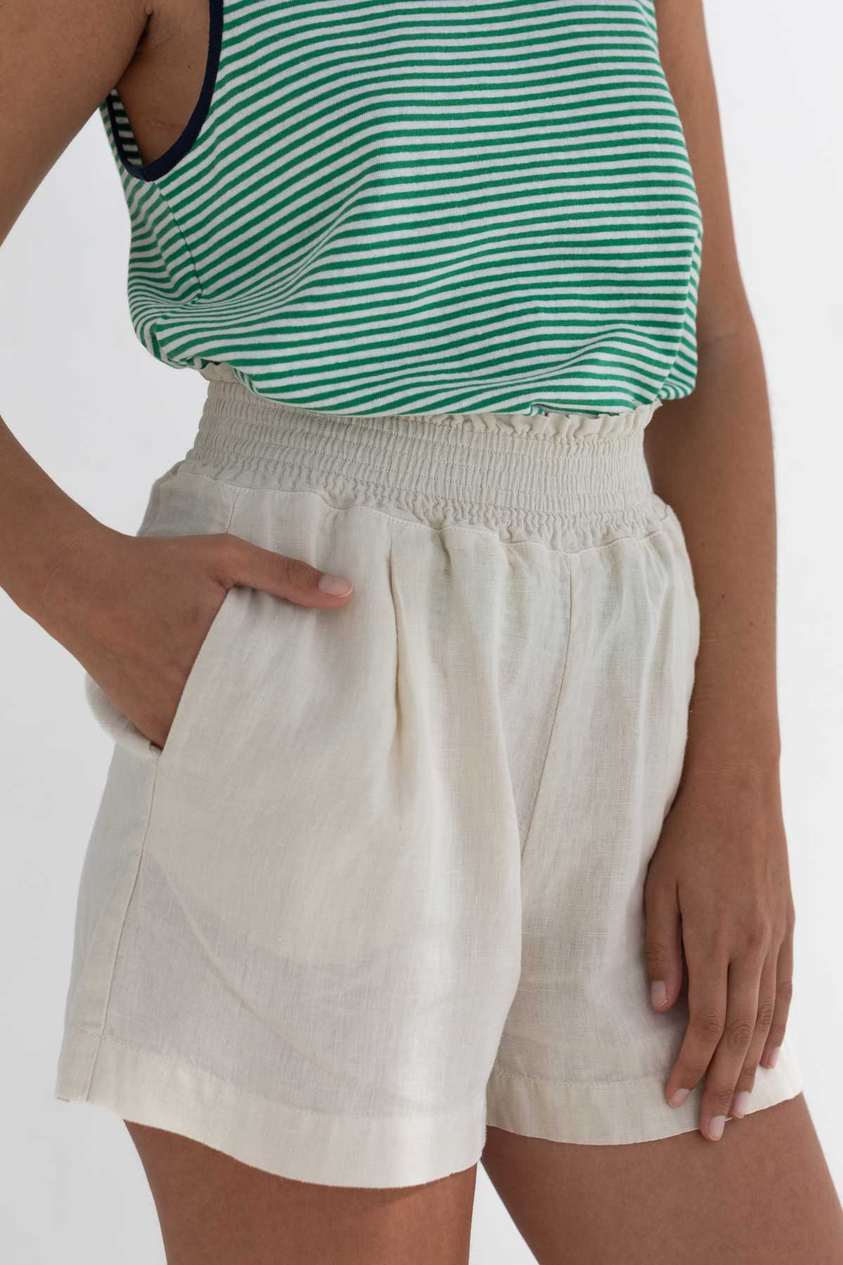 Image of TWOTHIRDS dames vegan Shorts Walfisch Zandsteen