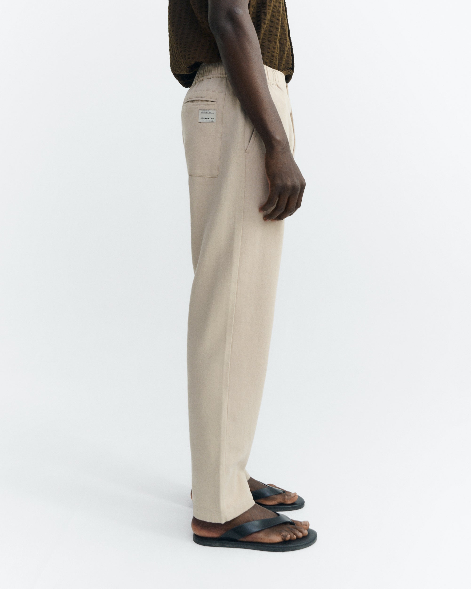 Thinking MU Hose Mit Geradem Bein Travel Light Beige