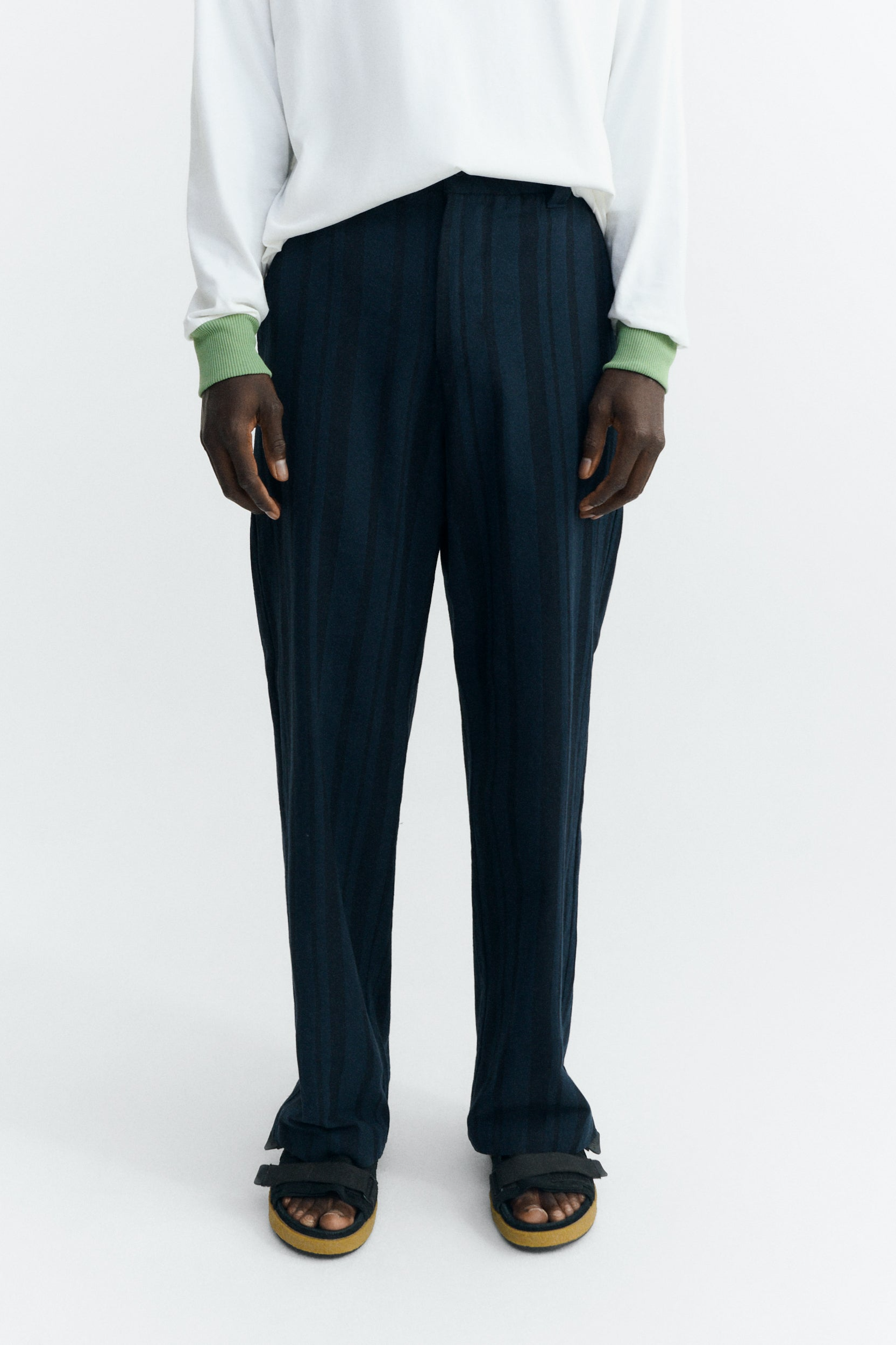 Image of Thinking MU mannen vegan Marc Broek Los Model Marineblauw Met Strepen