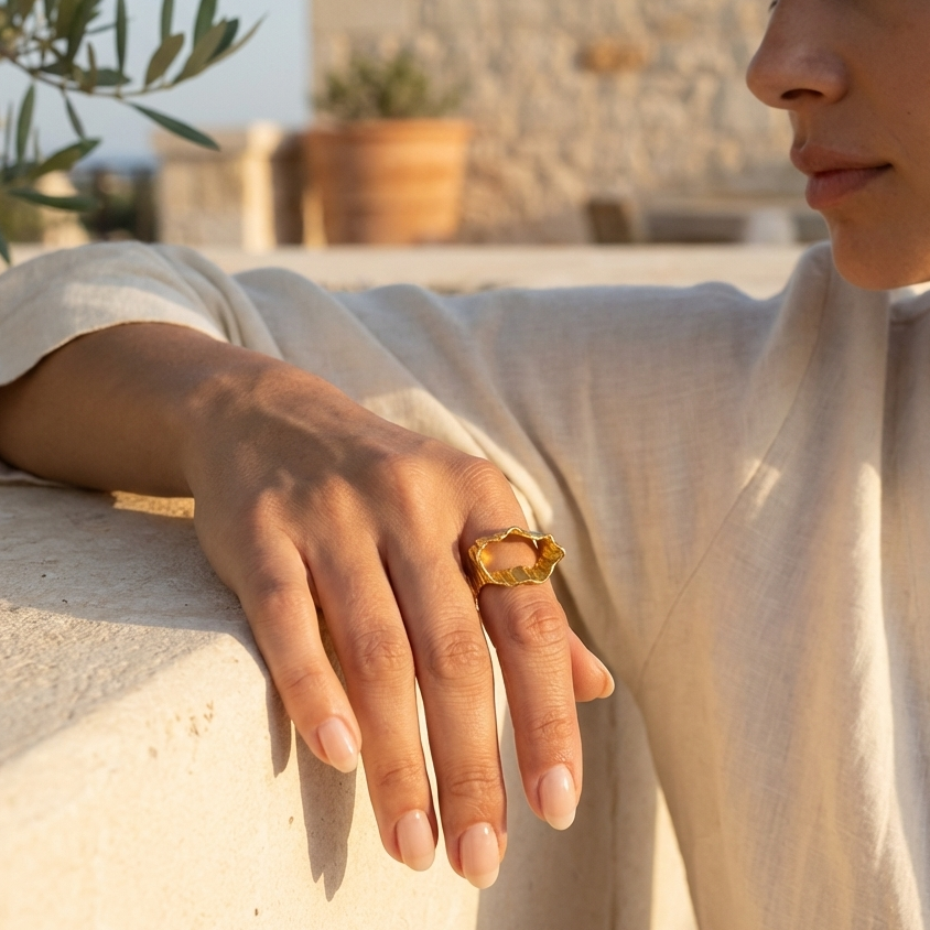 Les Reines Ring Golden Crêpe Gold