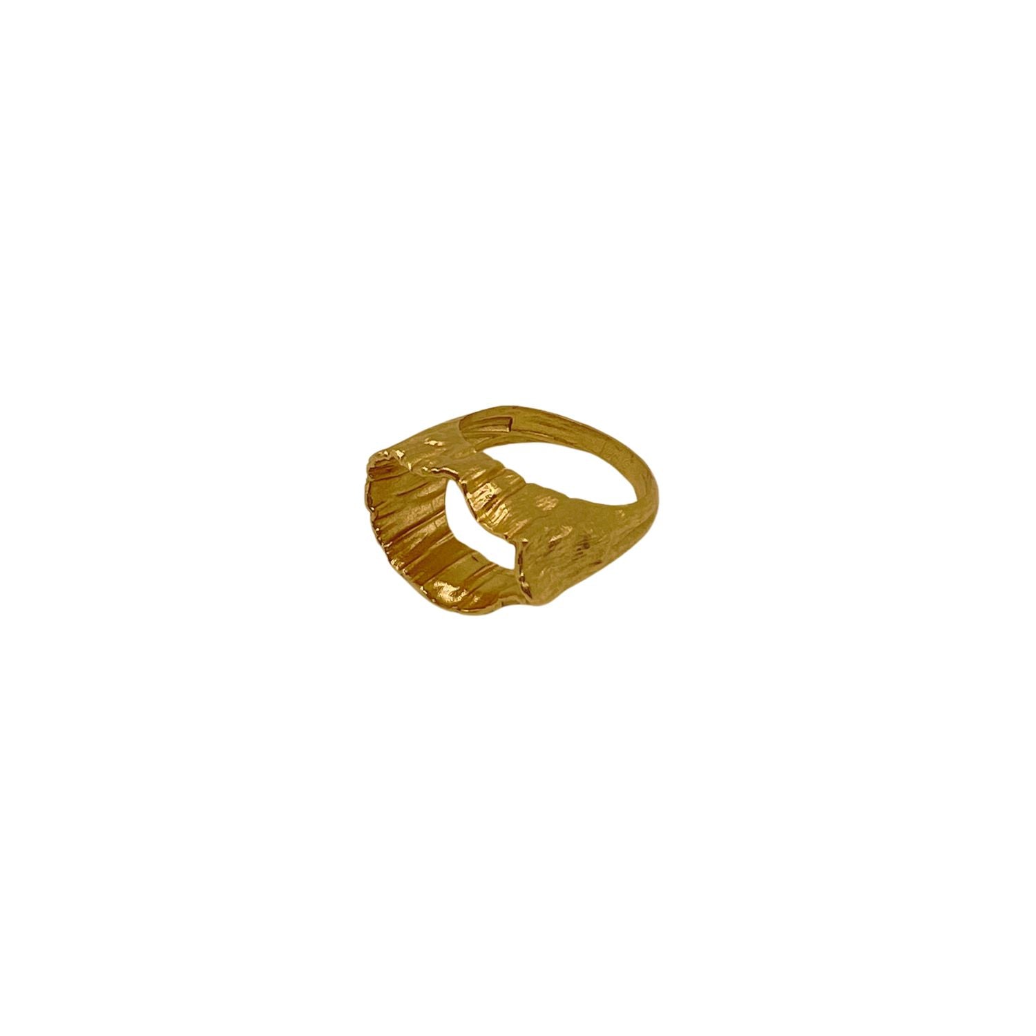 Les Reines Ring Golden Crêpe Gold