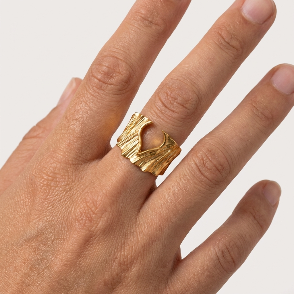 Les Reines Ring Ceremonial Gold