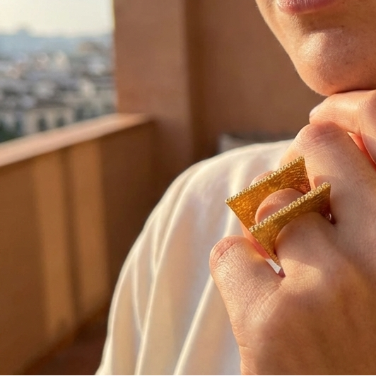 Les Reines Ring Recta Gold