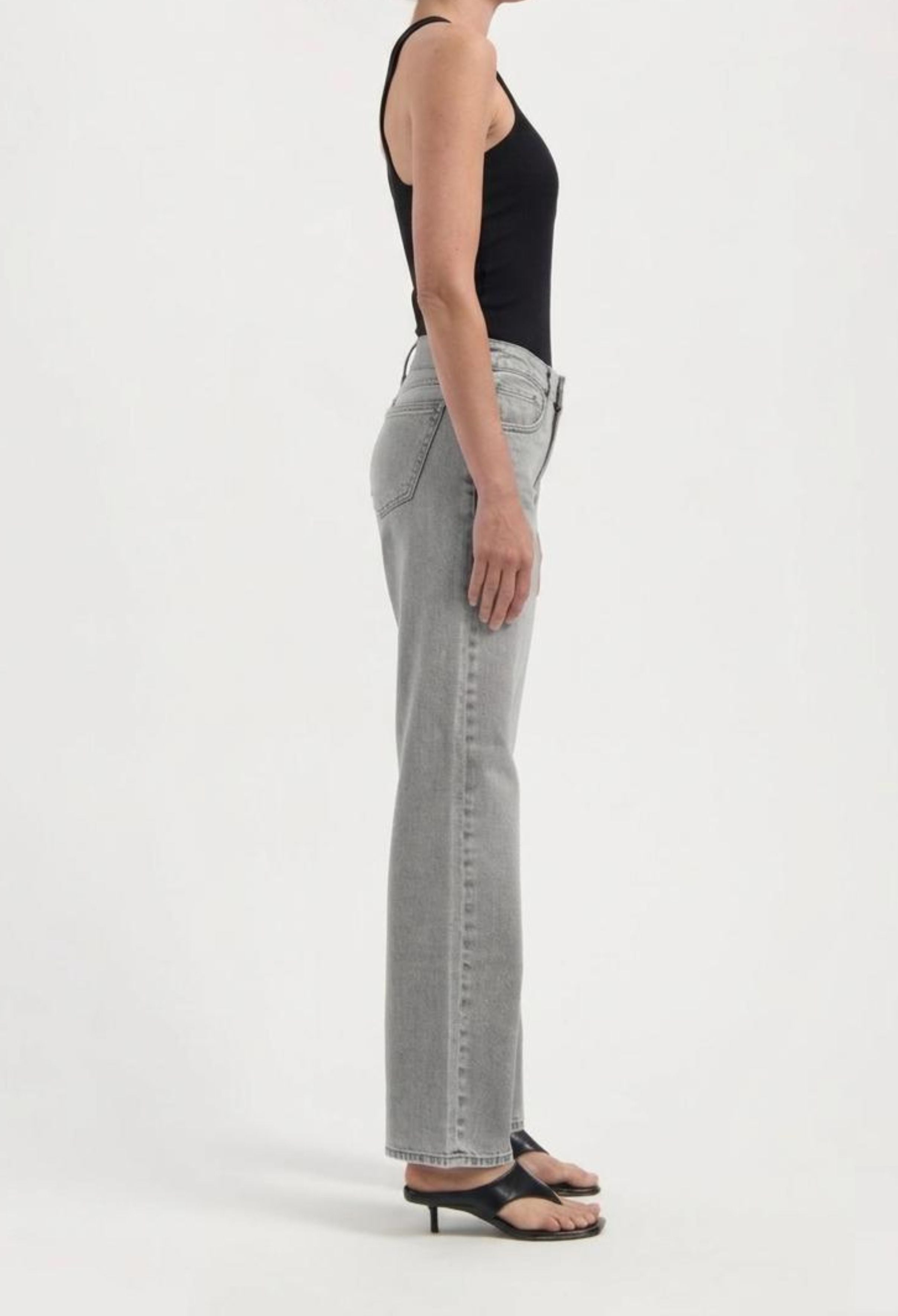 MUD Jeans womens vegan Jeans Carry Mid Straight Faded Grey