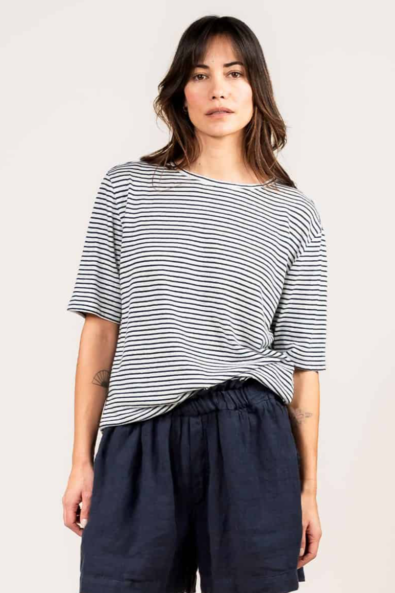 Kuyichi Damen vegan T-Shirt Olivia Wei&Atilde;Ÿ/Marineblau