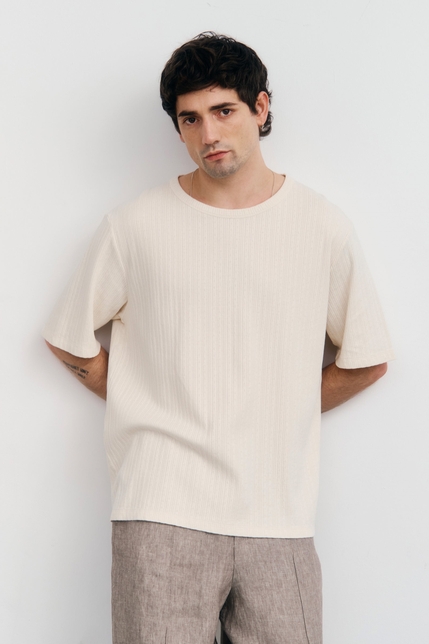 Image of Rotholz mannen vegan Geribbeld T-Shirt In Crèmekleur