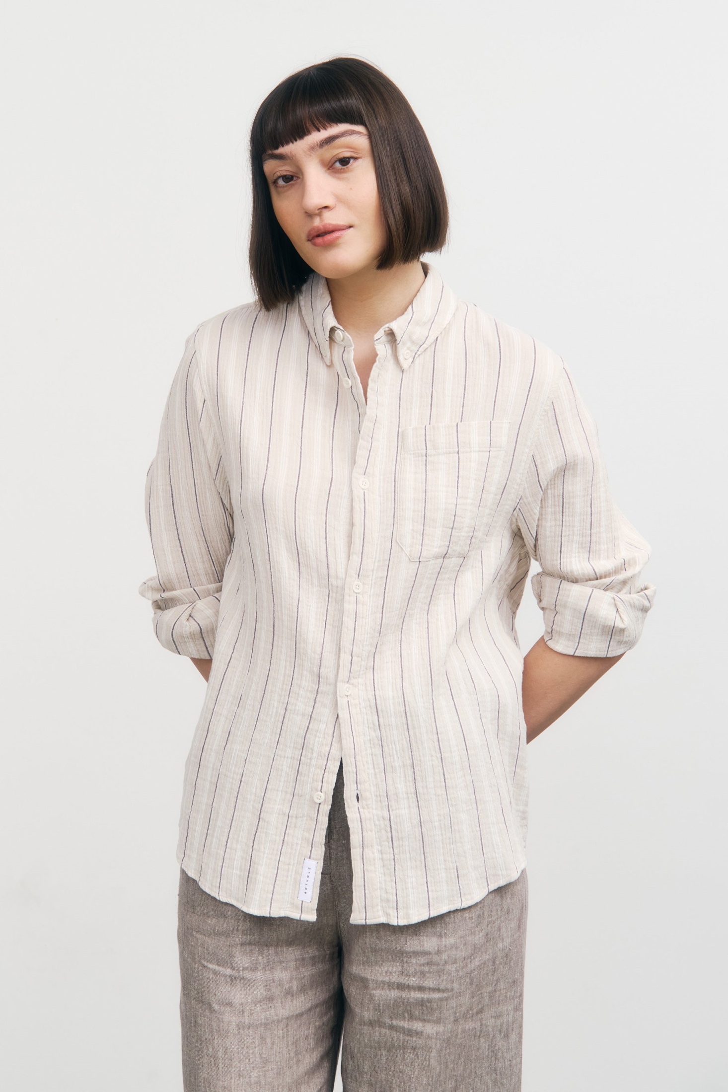 Image of Rotholz dames vegan Overhemd Van Mousseline In Beige Met Strepen