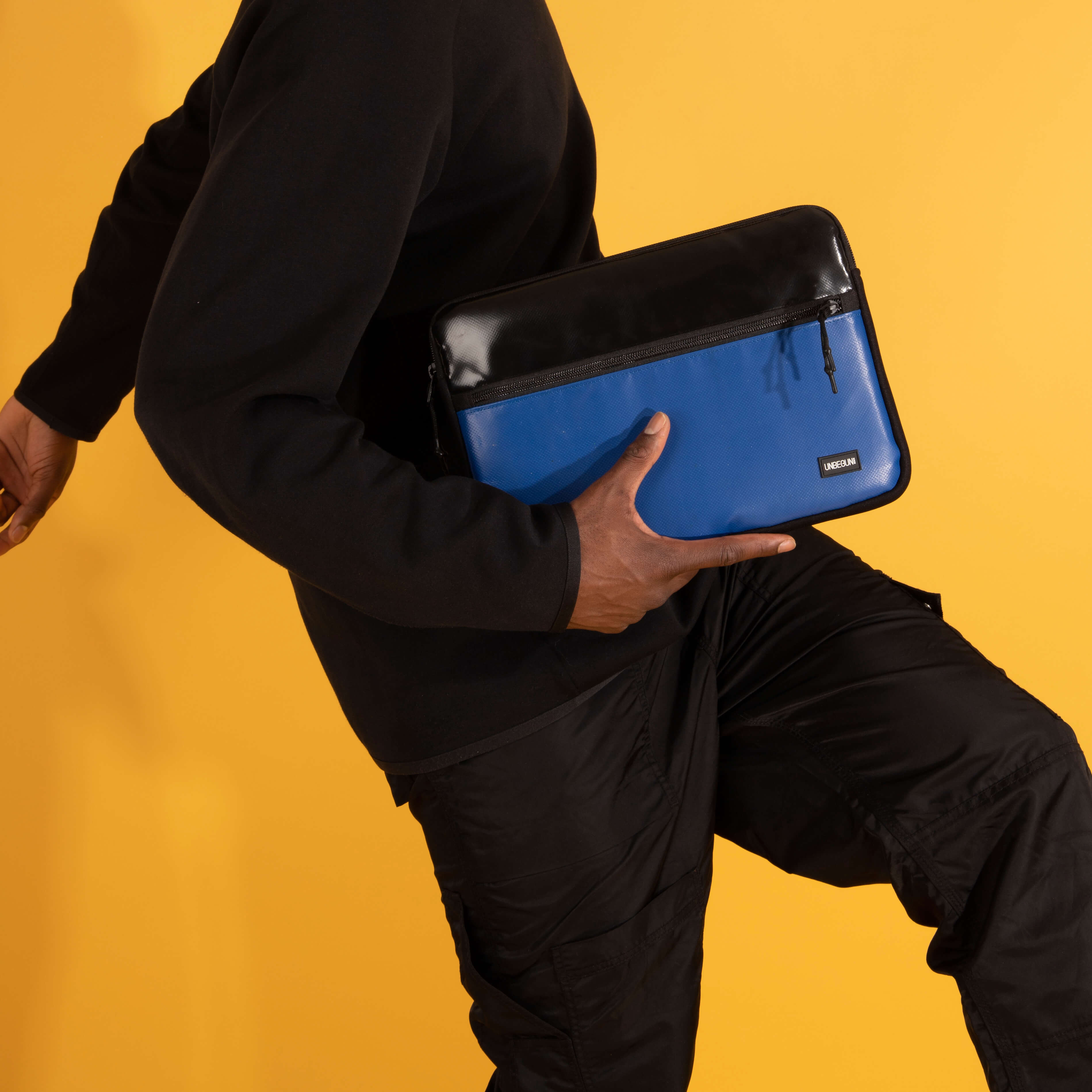 UNBEGUN men vegan Laptop Sleeve With Front Pocket Black/ Blue