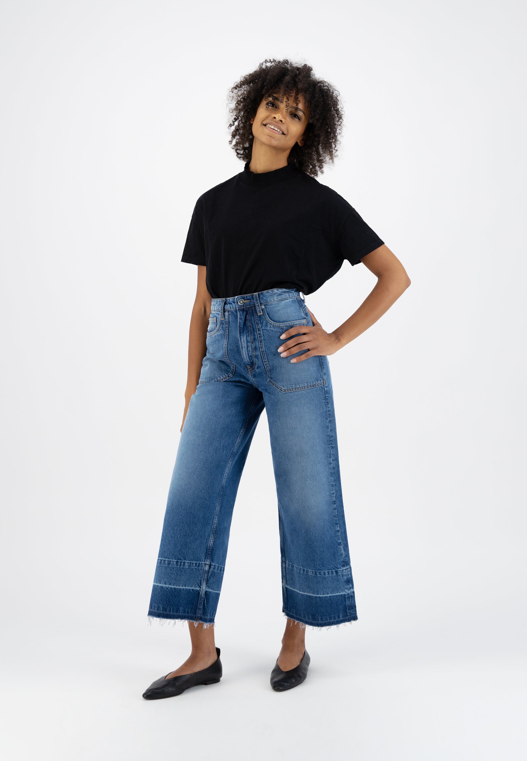 MUD Jeans womens vegan Jeans Sara Works Cropped Medium Stone