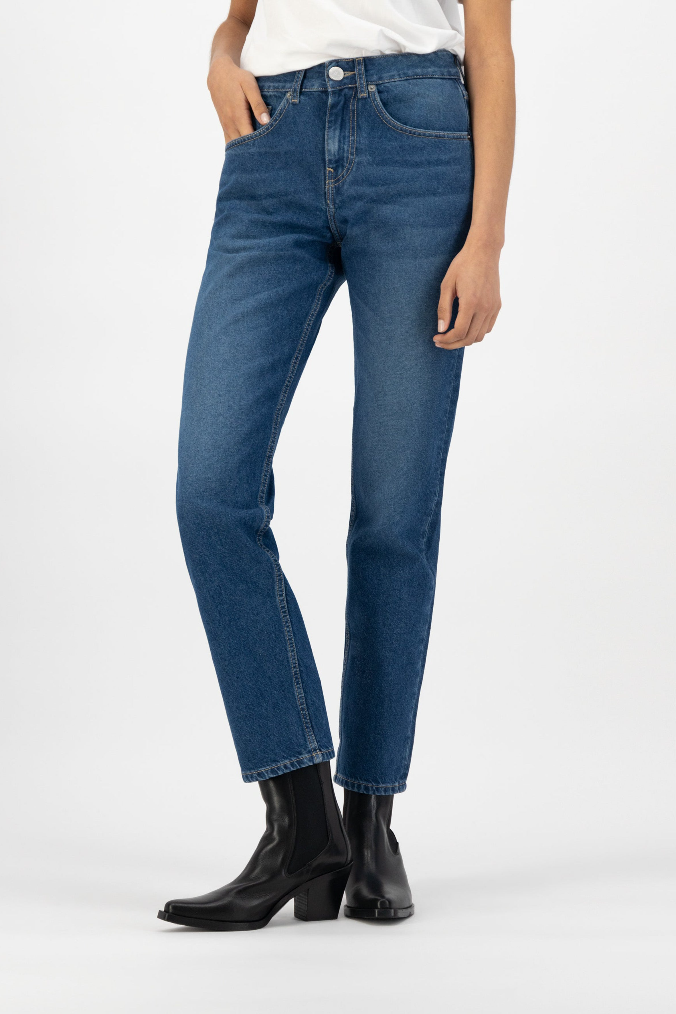 MUD Jeans Damen vegan Jeans Easy Go Washed Stone