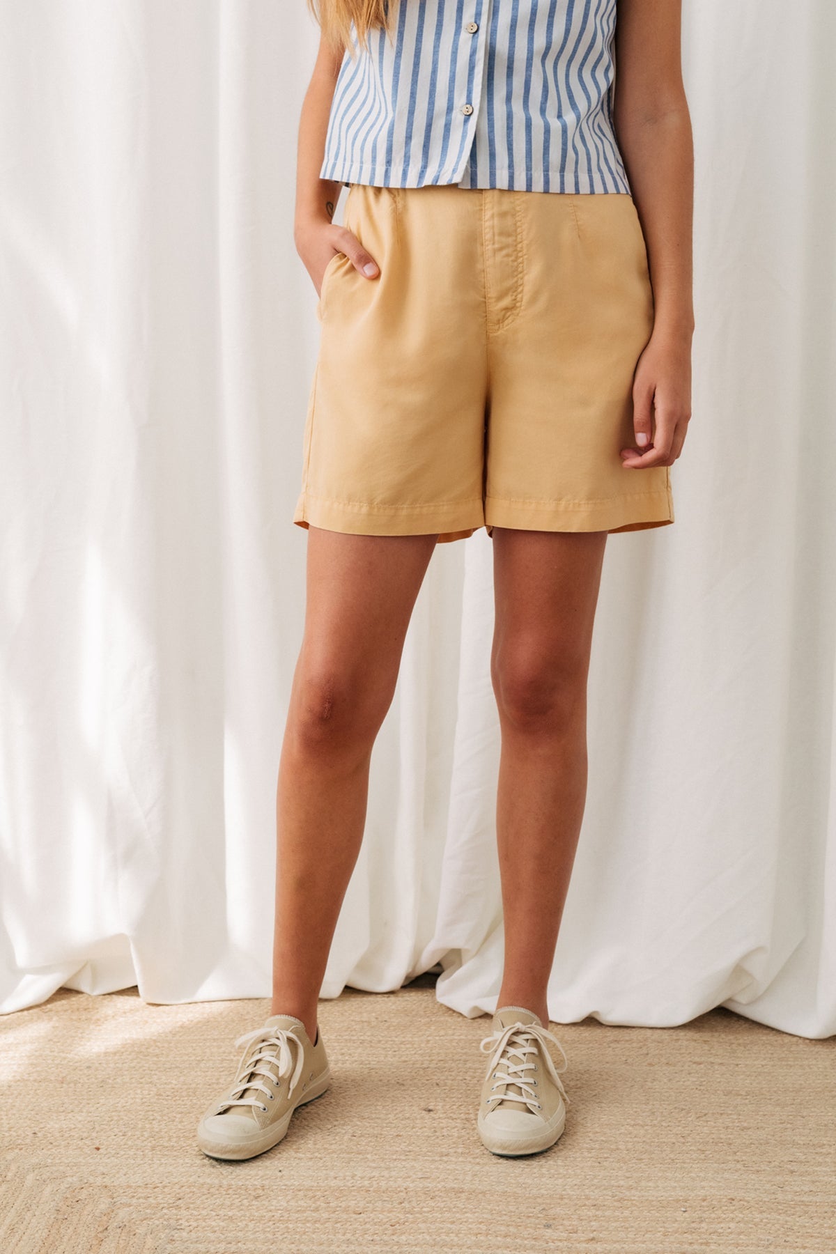 TWOTHIRDS Damen vegan Shorts Shokalsky Ananas Gelb