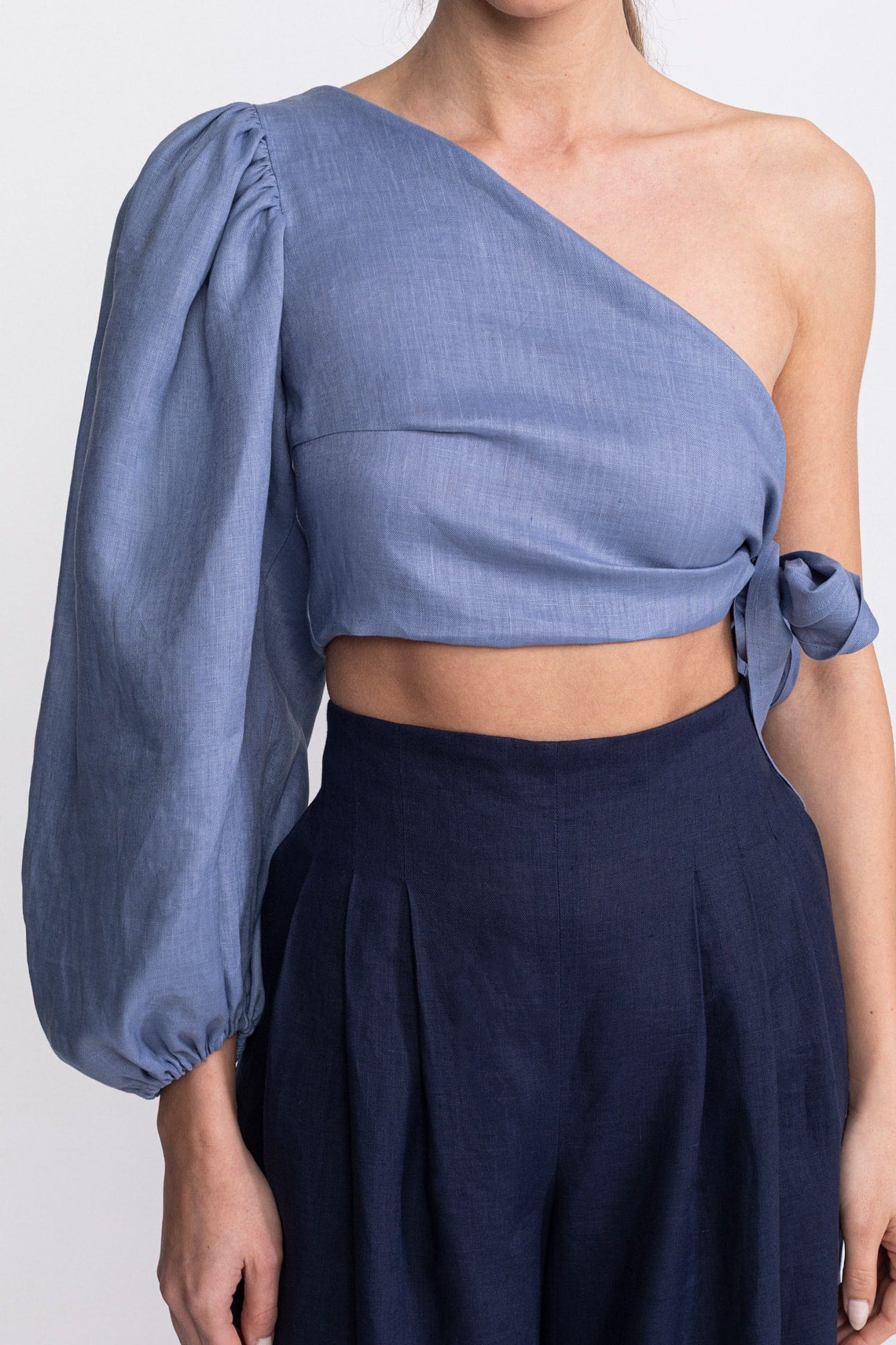 De IONESCU Damen vegan Crop Top Daia Dusty Blue