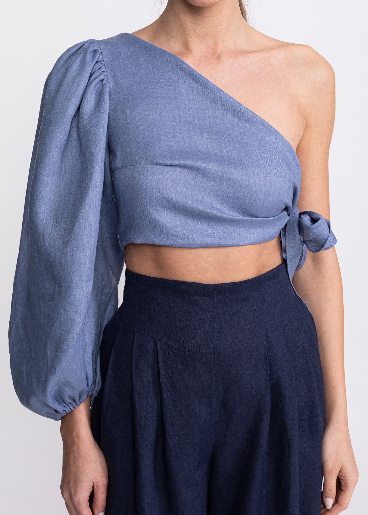 De IONESCU womens vegan Crop Top Daia Dusty Blue