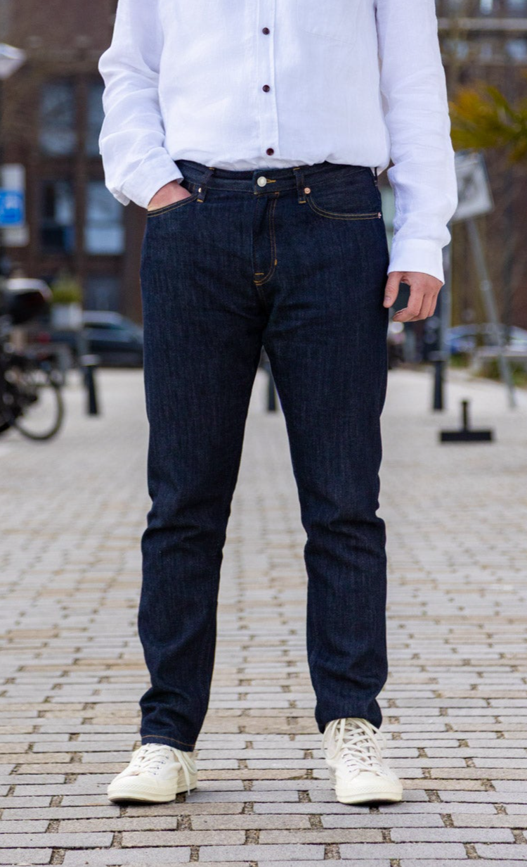 Kings Of Indigo Herren vegan Jeans Addo Rinse Dunkelblau