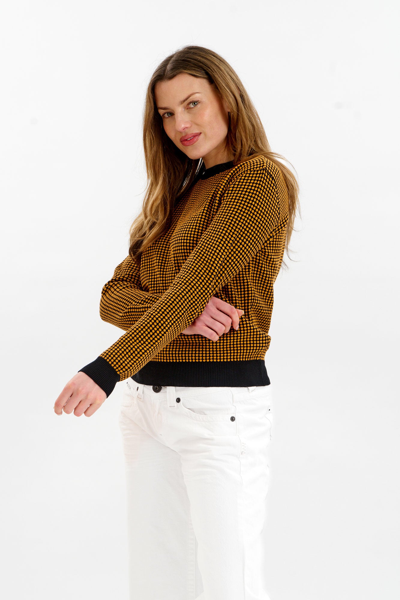 KOMODO womens vegan Jumper Hana Black & Mustard