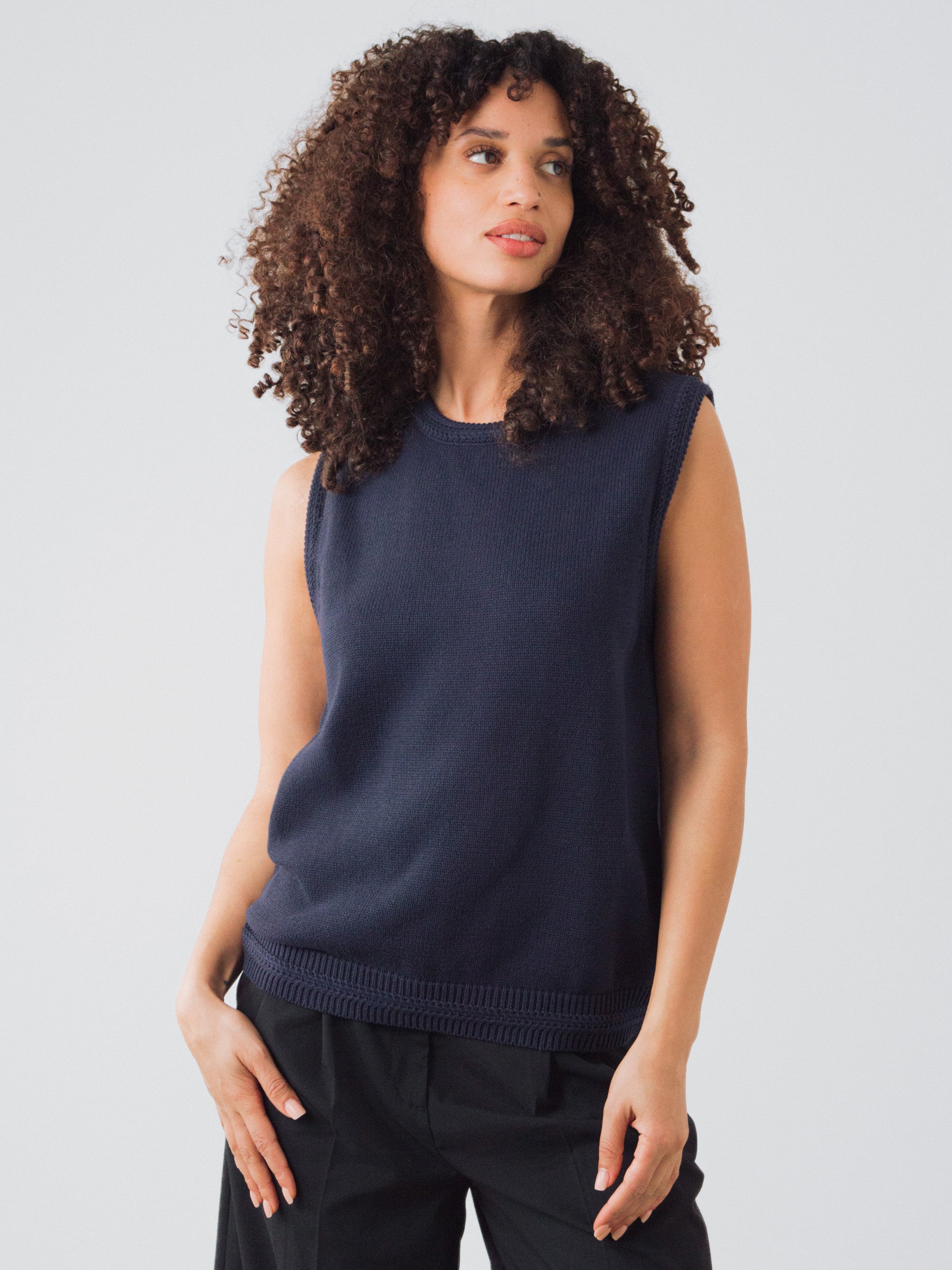 Honest Basics womens vegan Vest Knitted Midnight