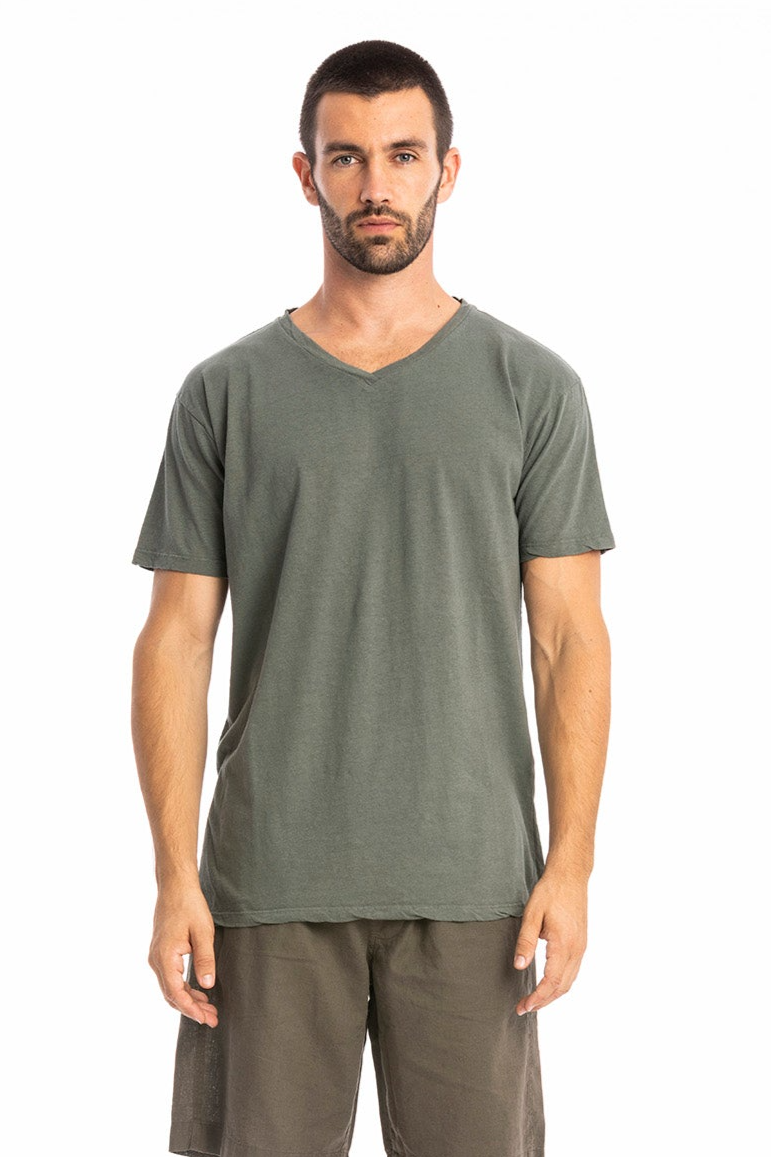 RAVENS VIEW IBIZA Herren vegan T-Shirt Azure V-Ausschnitt Olivgr&Atilde;&frac14;n