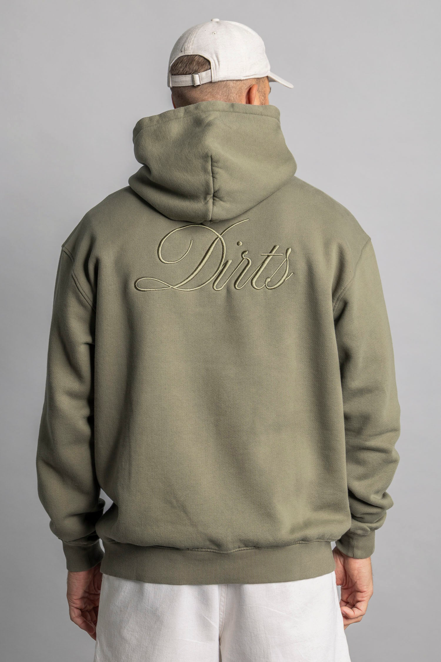 DIRTS Damen vegan Bestickter Hoodie Oversized Staubiges Oliv