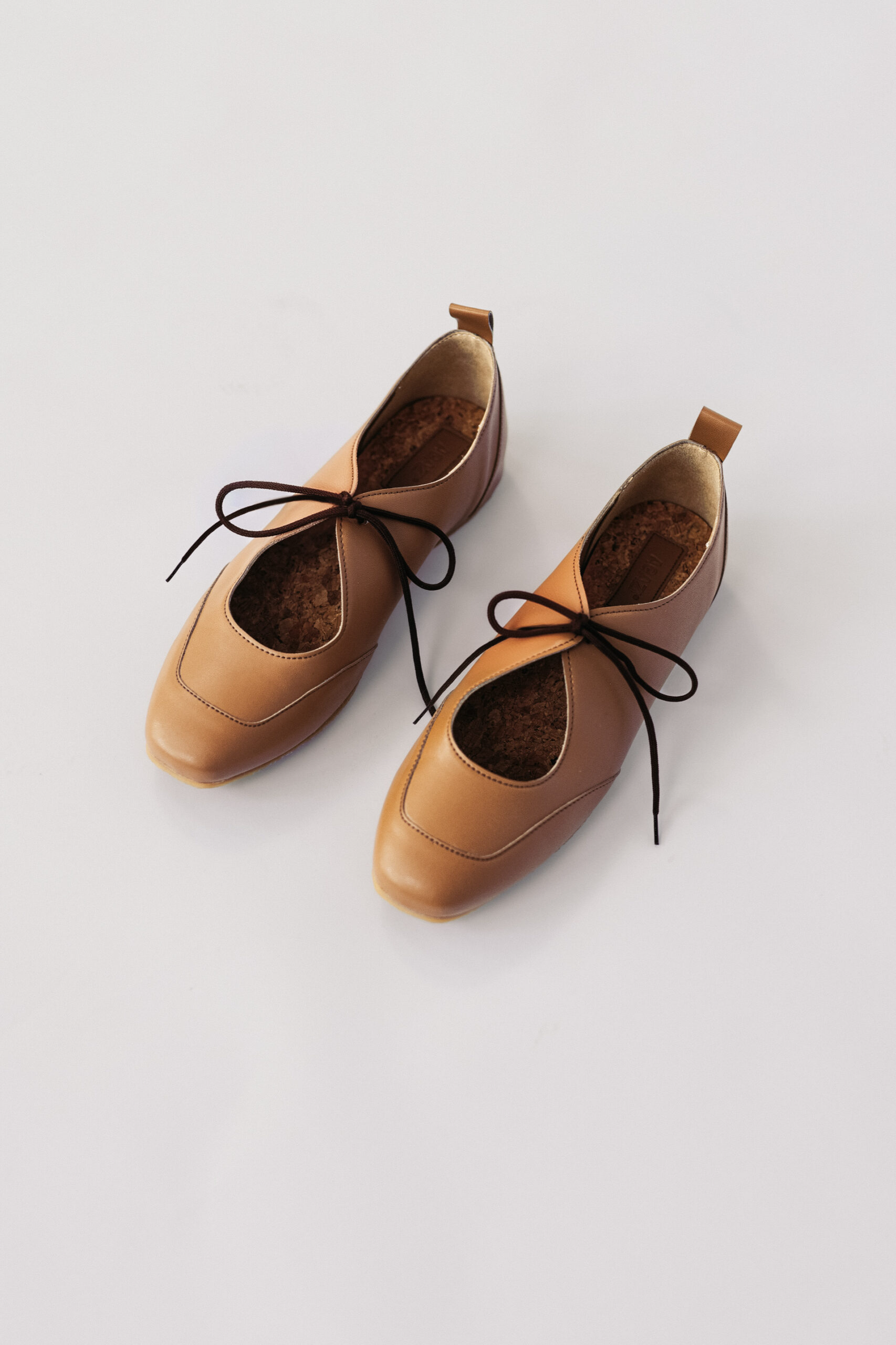 AGAZI Damen vegan Ballerina Flats Louise Toffee Braun