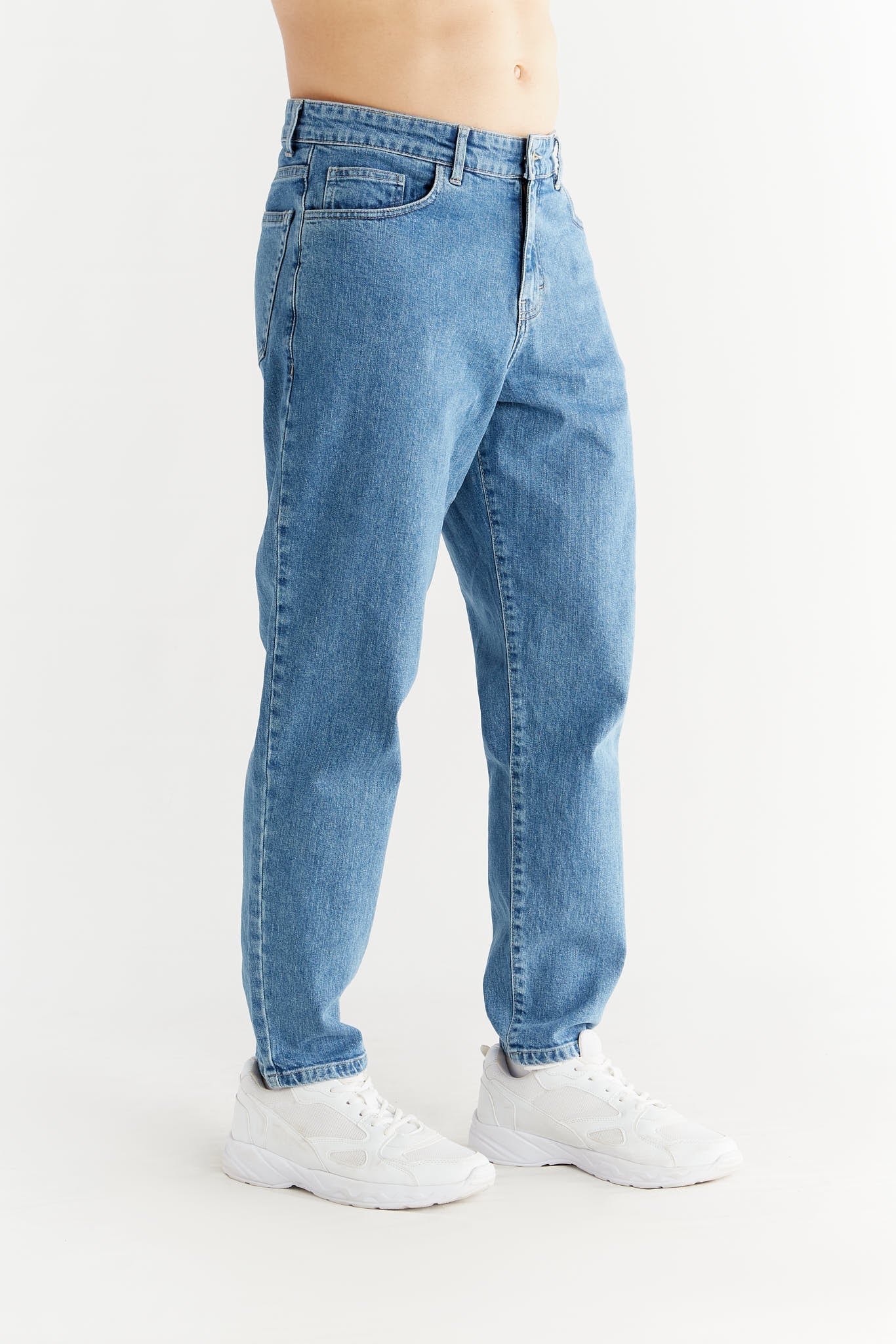 Evermind men vegan Jeans Carrot Fit Day Sky Blue