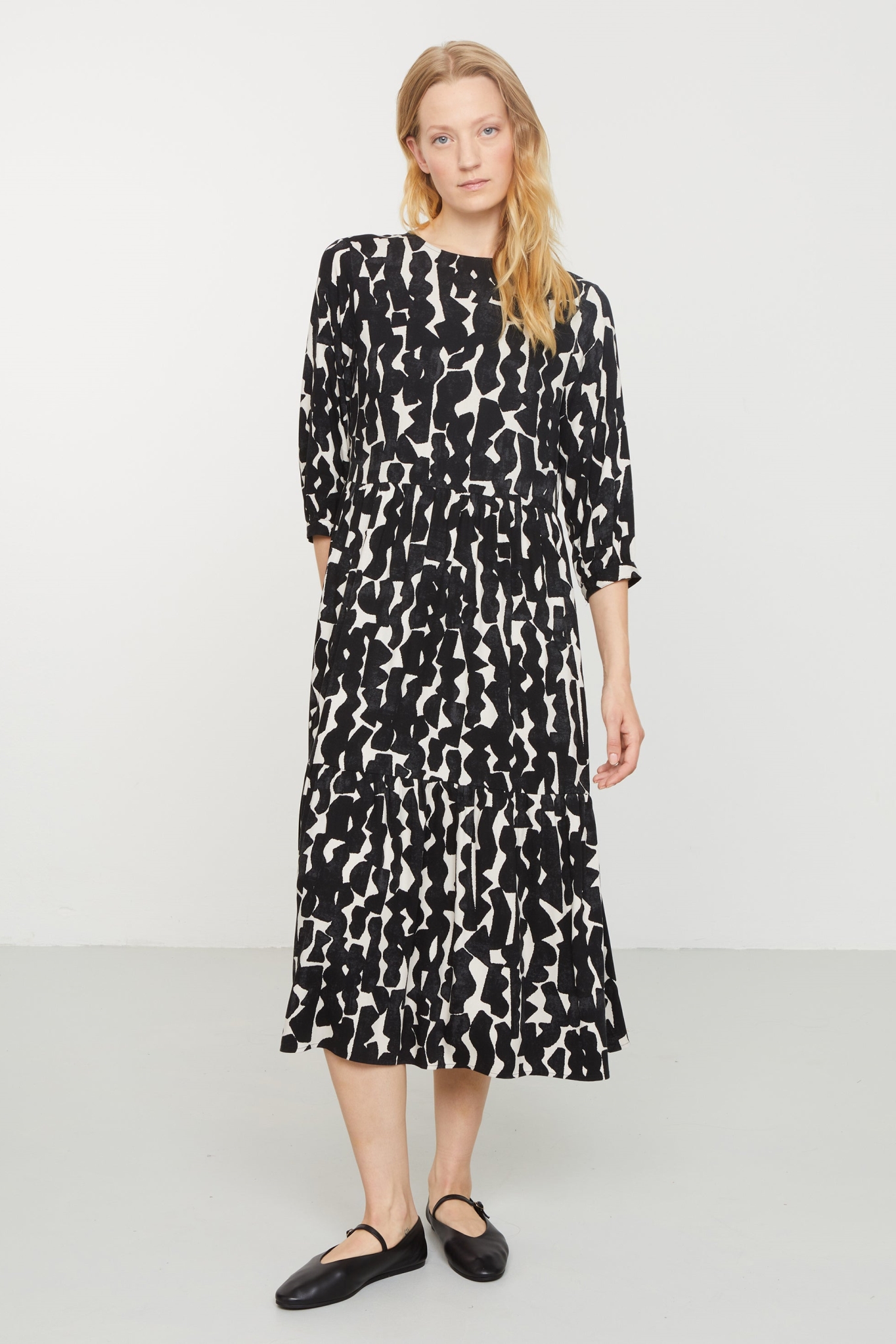 Recolution Damen vegan Kleid Pea Bold Schwarz