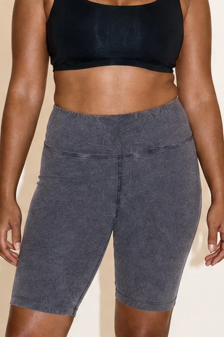 nice to meet me womens vegan Biker Shorts Essential Tie Dye Grey