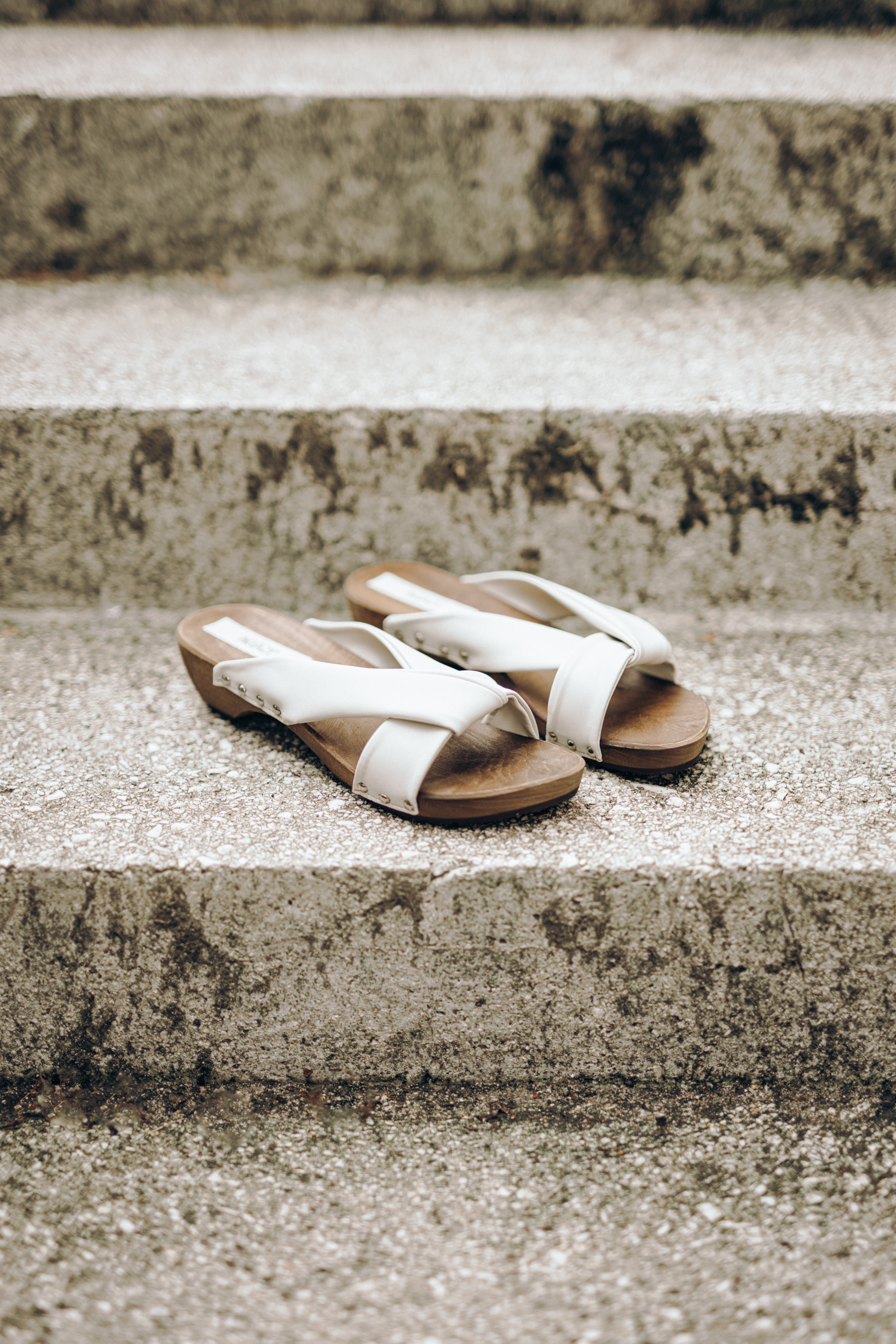 AGAZI womens vegan Clogs Take Me To Tokyo Beige