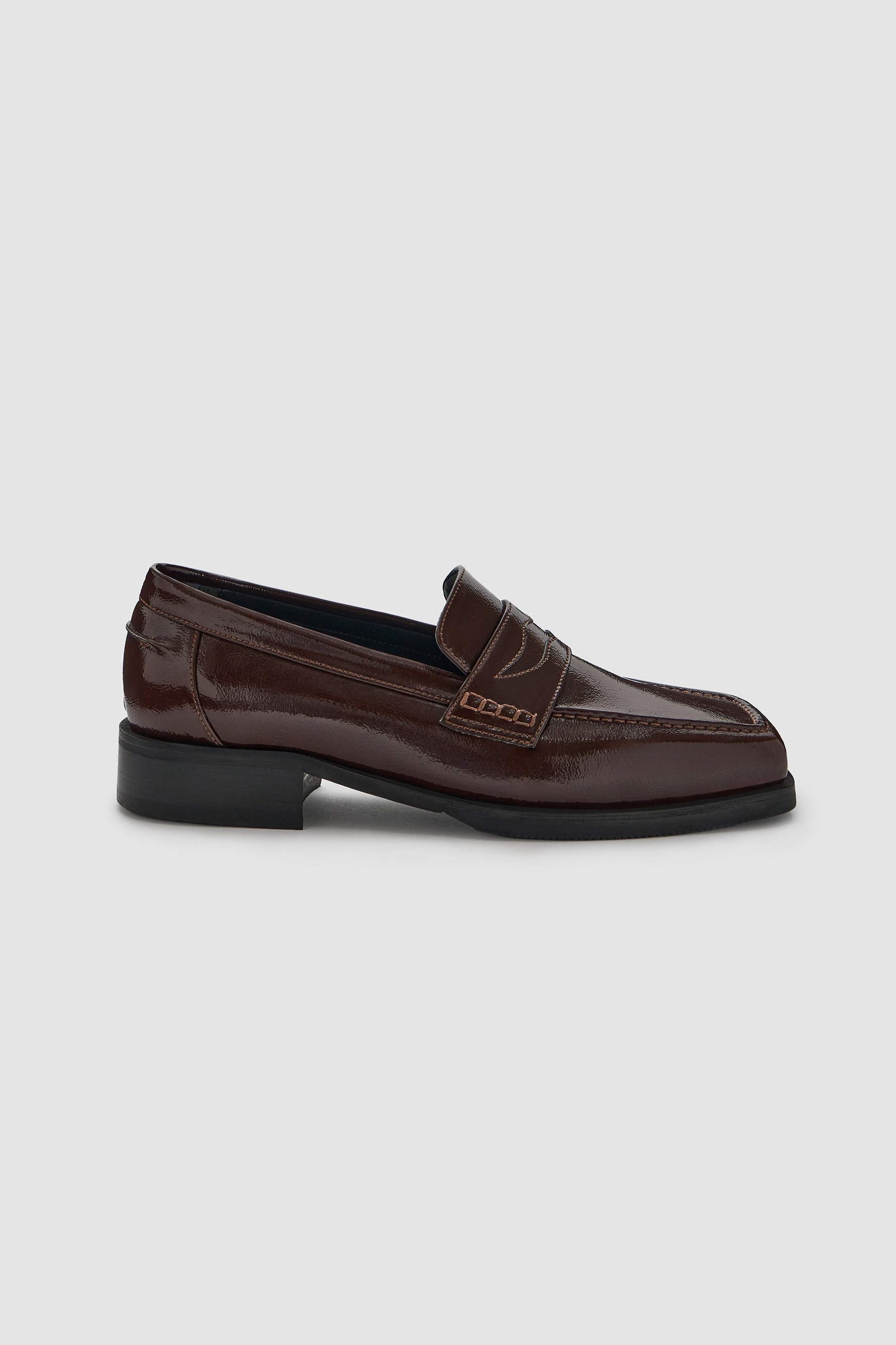 Prev Damen vegan Loafer Joan In Deep Plum