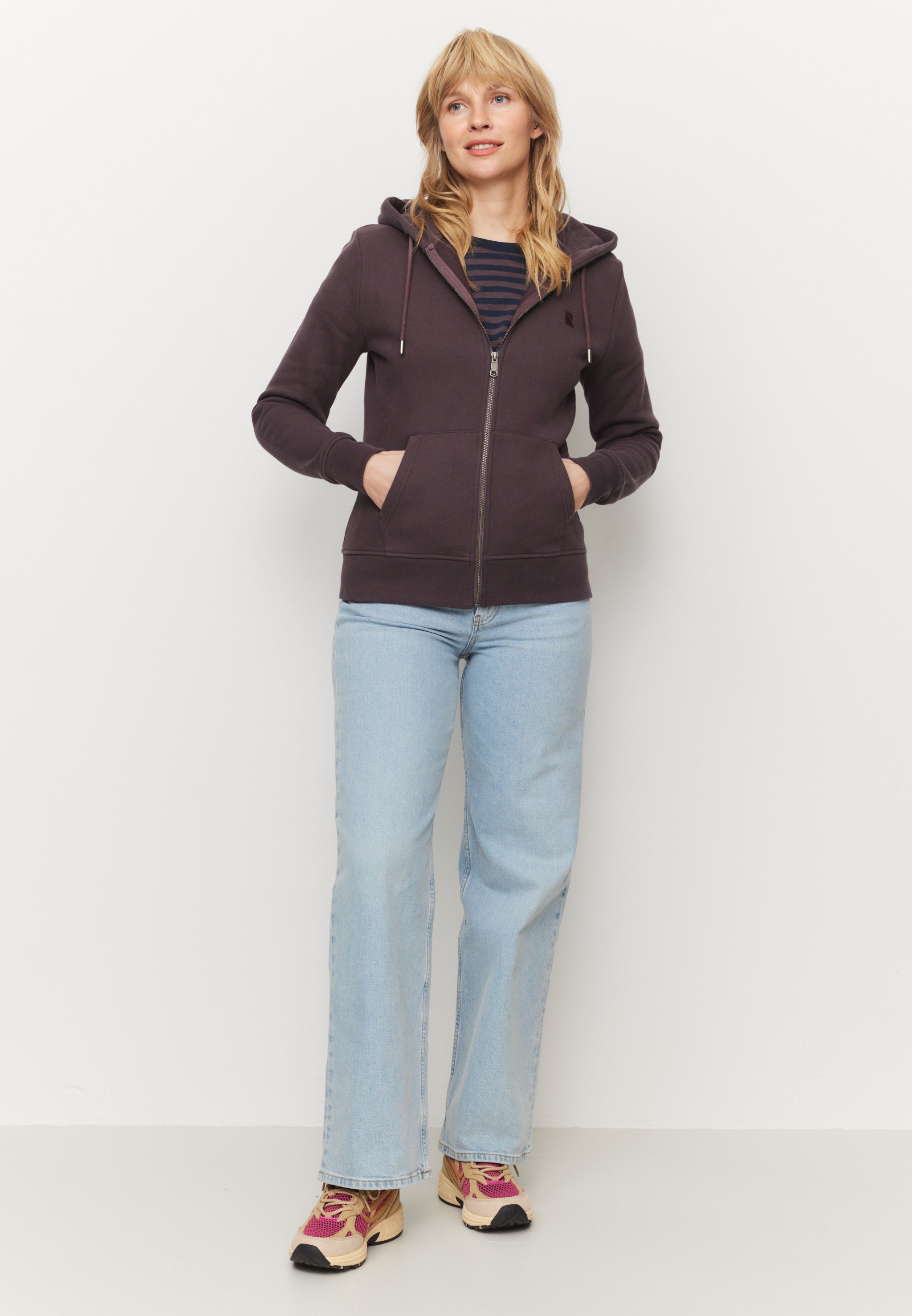 Recolution womens vegan Sweatjacket Dahlia Dark Grape