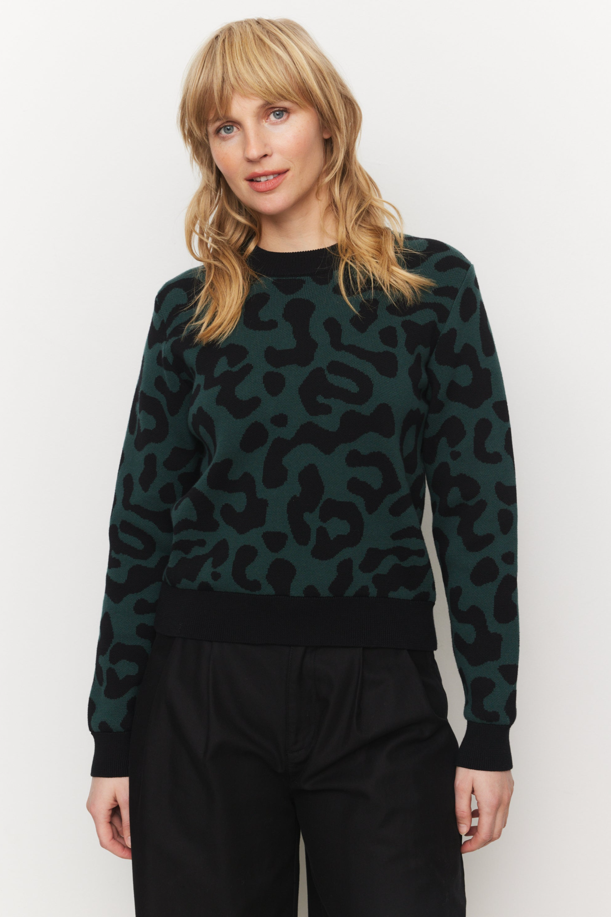 Recolution Damen vegan Pullover Pistia Leo Dunkelgr&Atilde;&frac14;n