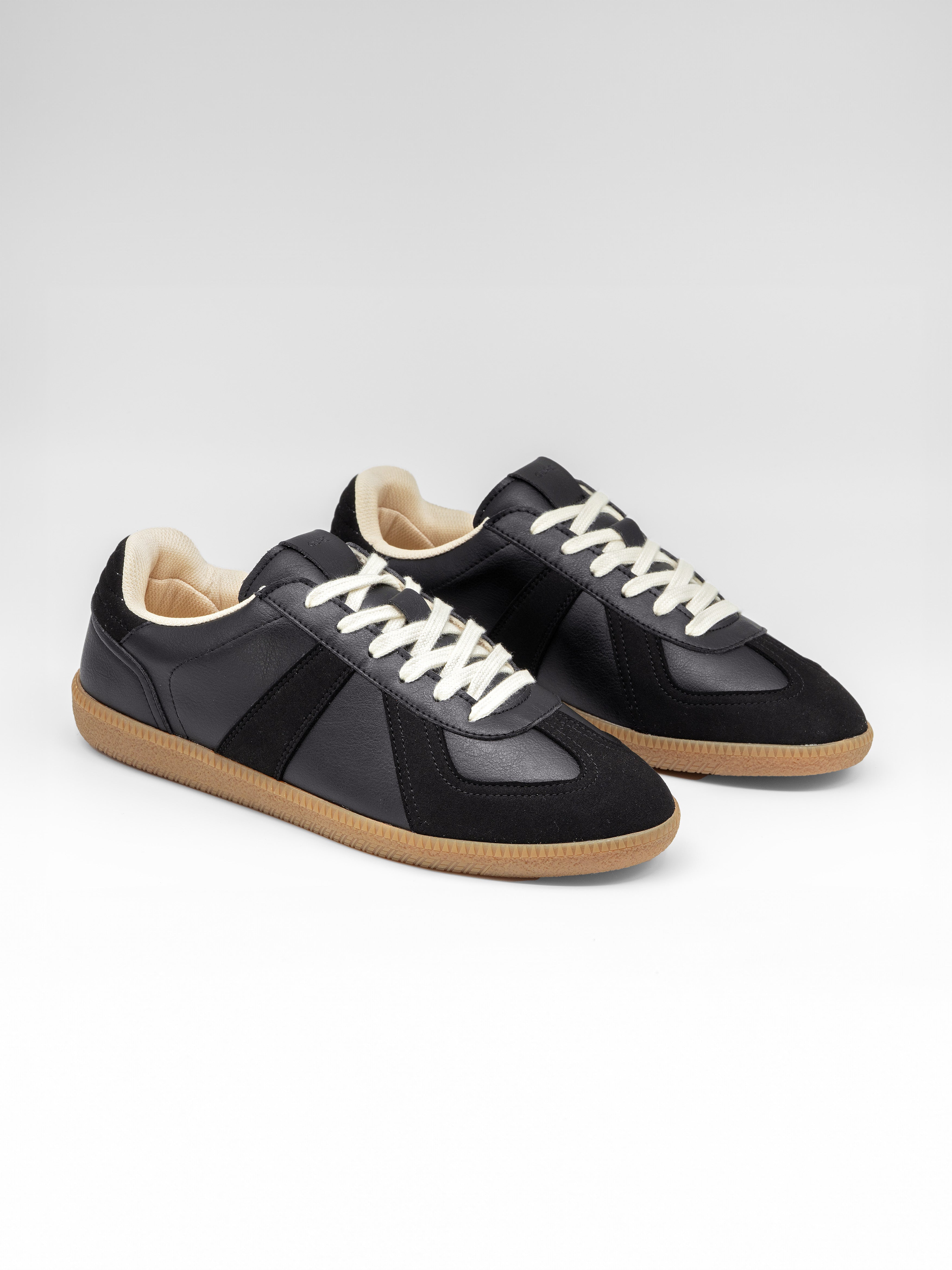 QURC men vegan Sneakers Army Trainer Black