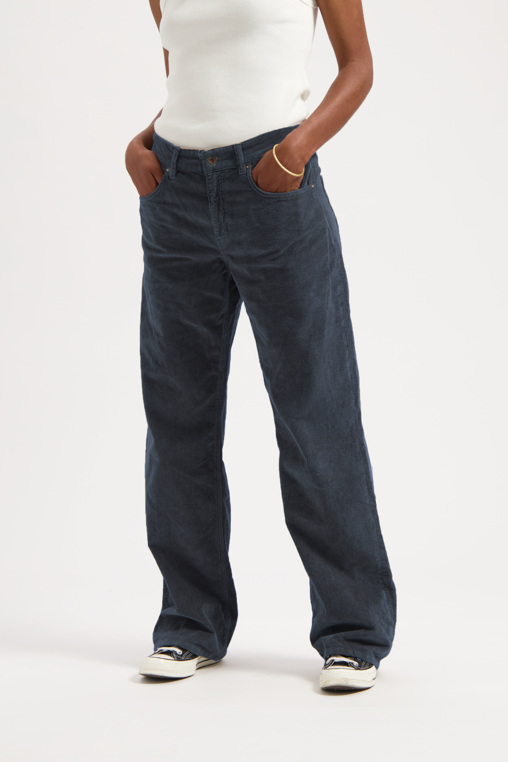 Kuyichi Damen vegan Hose Lena Locker Geschnitten Cord Ozeanblau