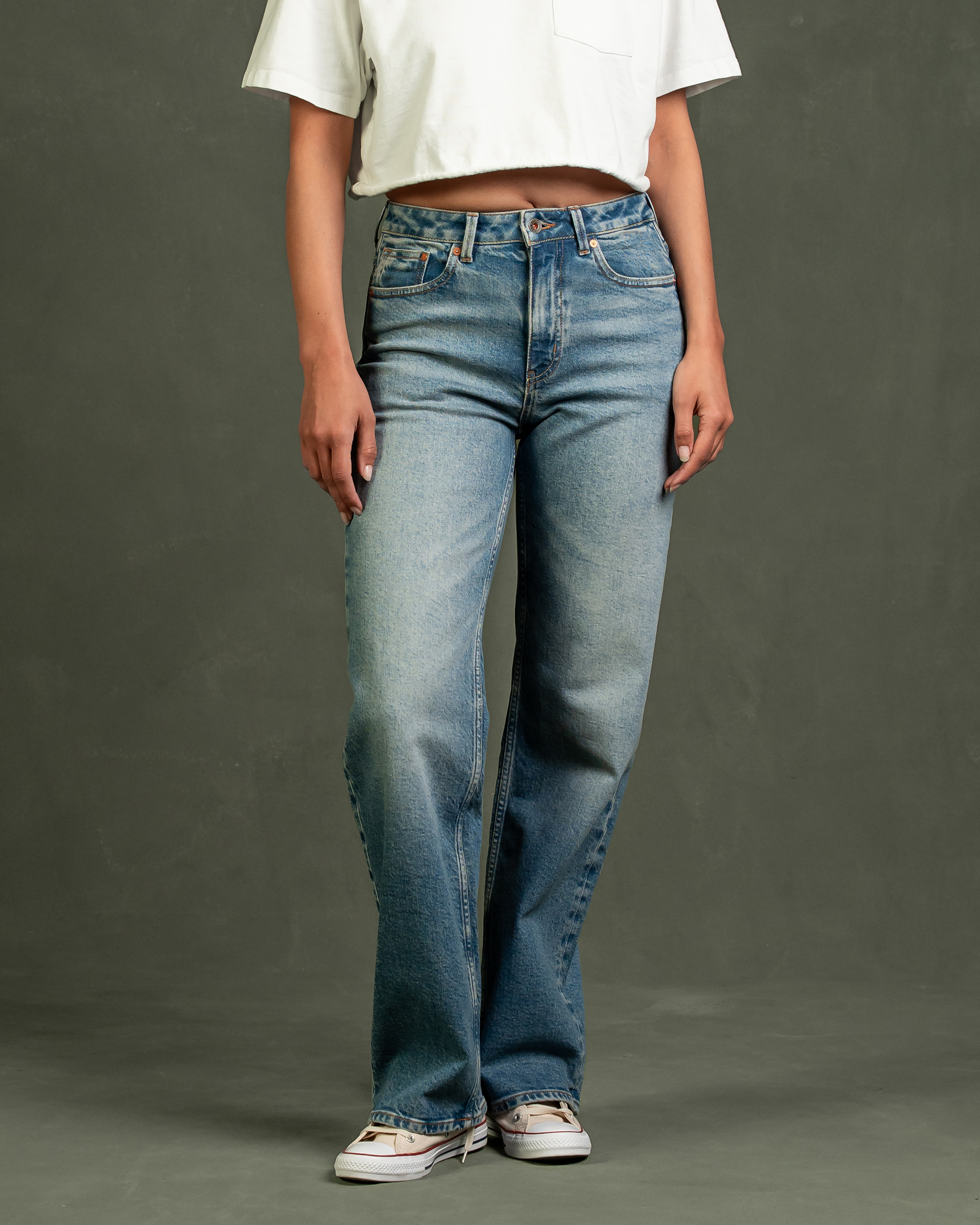 Kuyichi womens vegan Jeans Izabella Straight Smoked Indigo