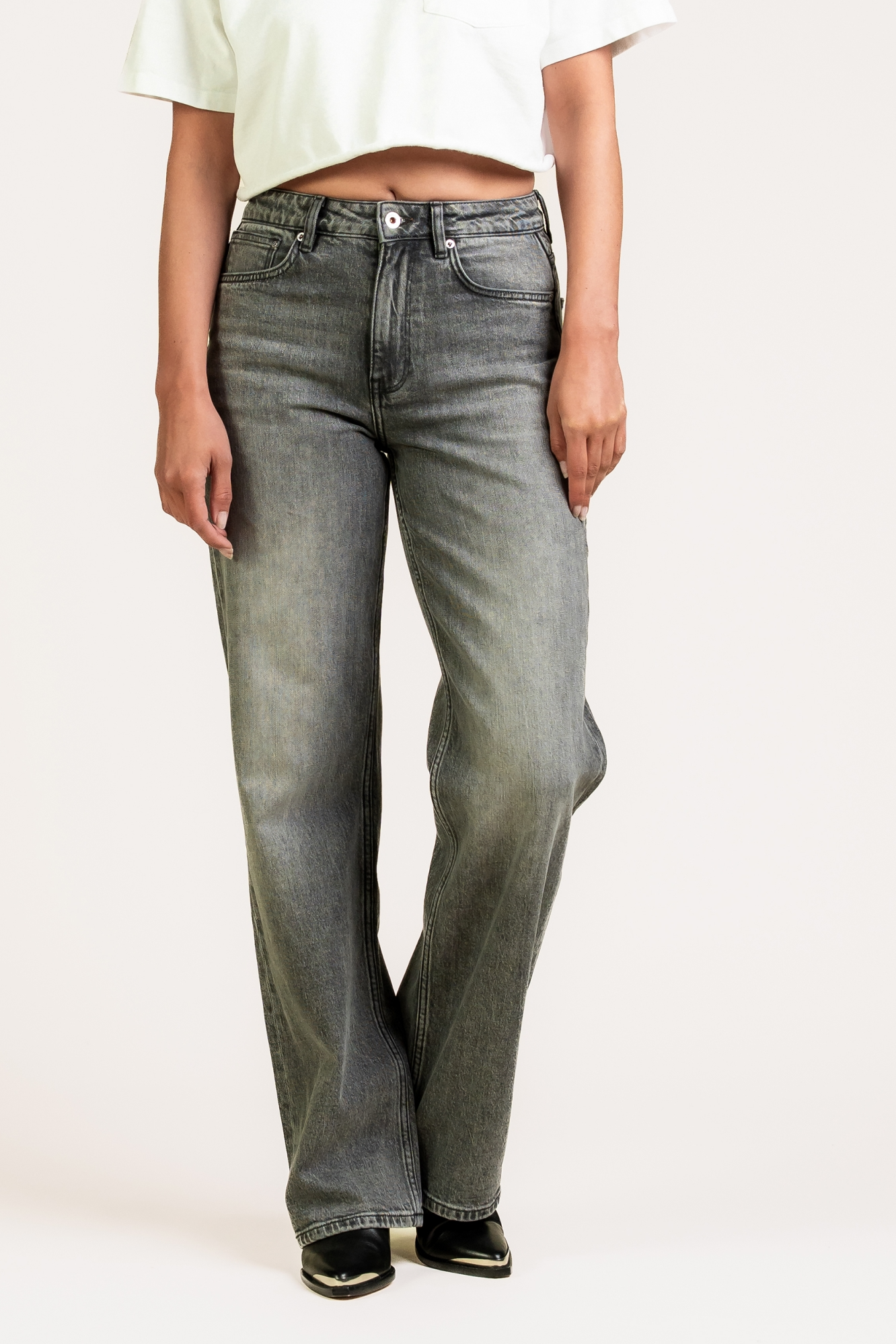 Kuyichi womens vegan Jeans Izabella Straight Ashes To Ashes