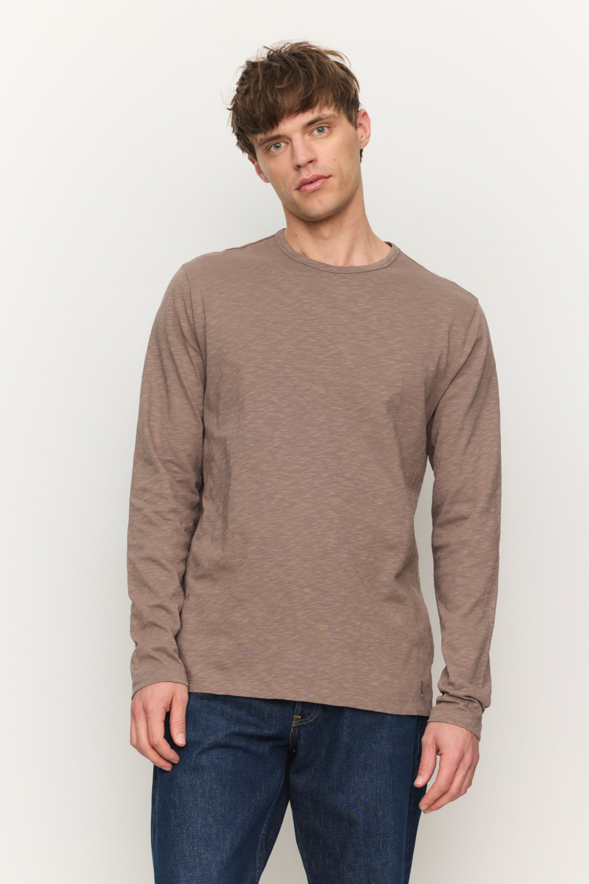 Recolution Herren vegan Langarm-Shirt Maca Vintage Braun