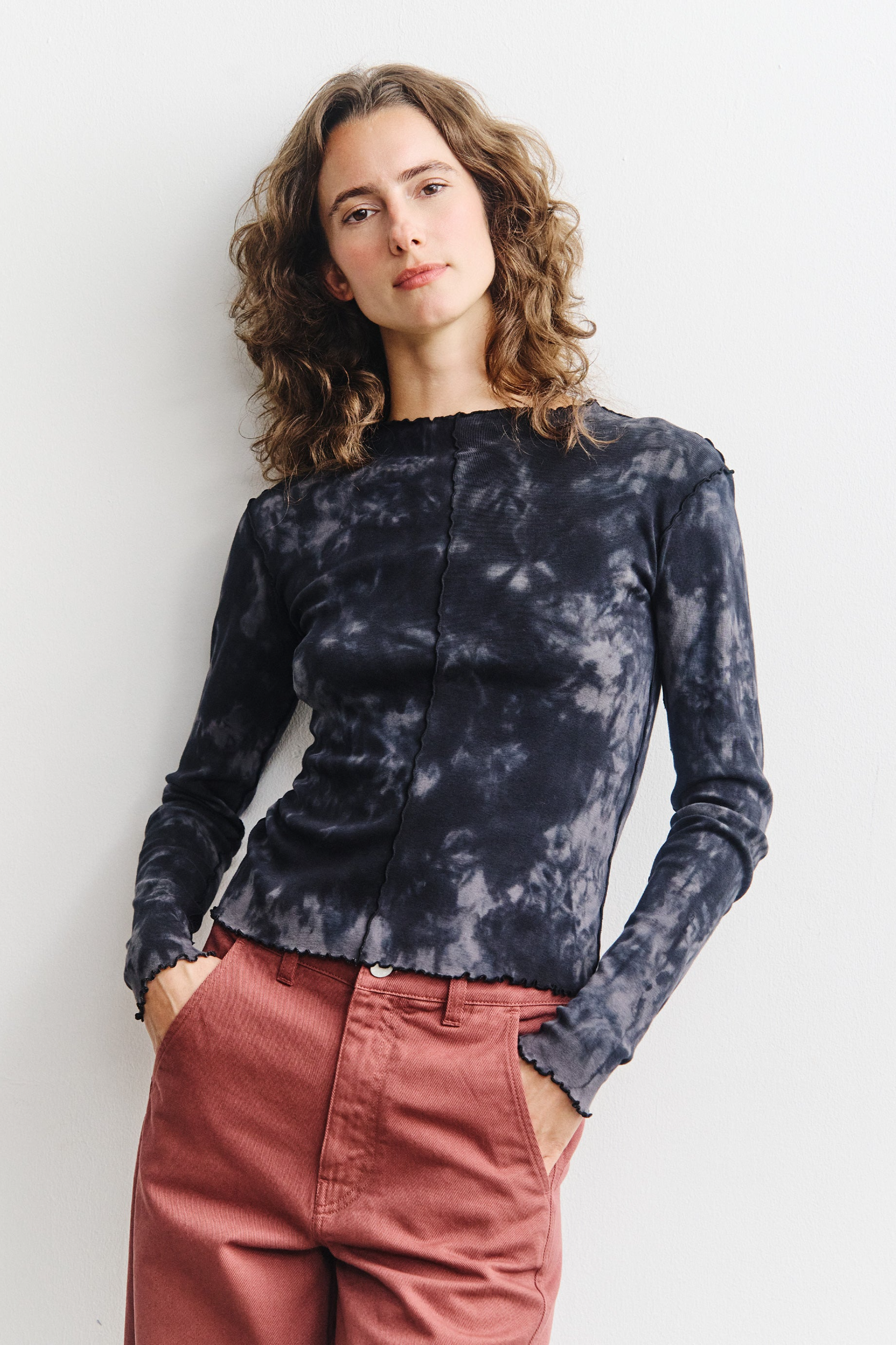 Rotholz Damen vegan Langarm-Shirt Mit Biesen Schwarz Batik