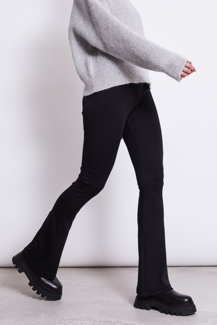 JAN N JUNE Damen vegan Flared Leggings Schwarz