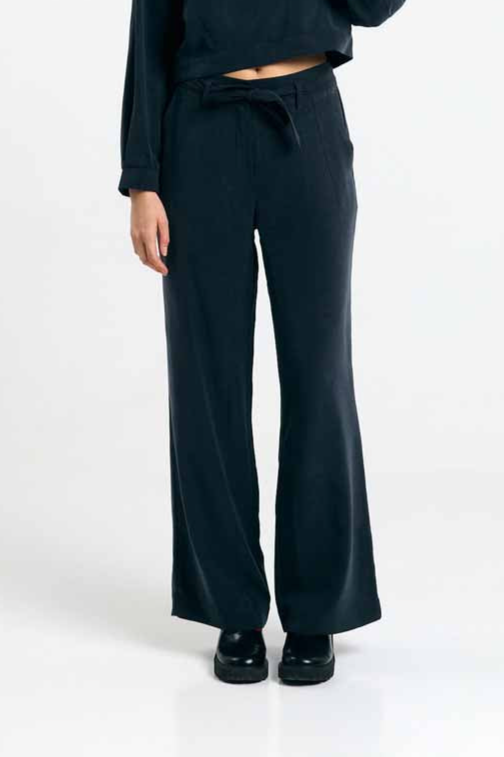 SUITE13LAB Damen vegan Hose Eo Schwarz
