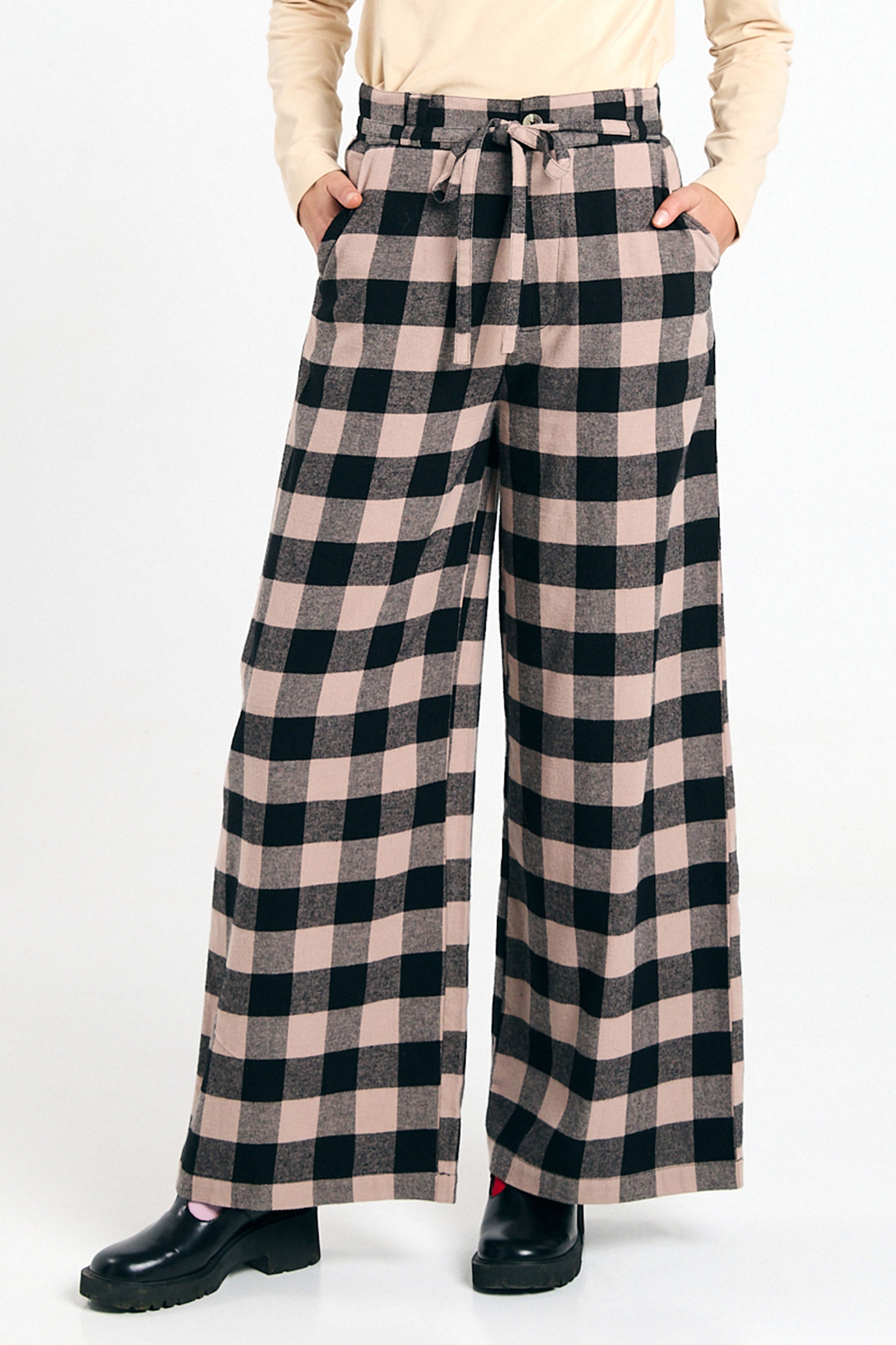 SUITE13LAB Damen vegan Hose Silves Schwarz Kariert Ecru