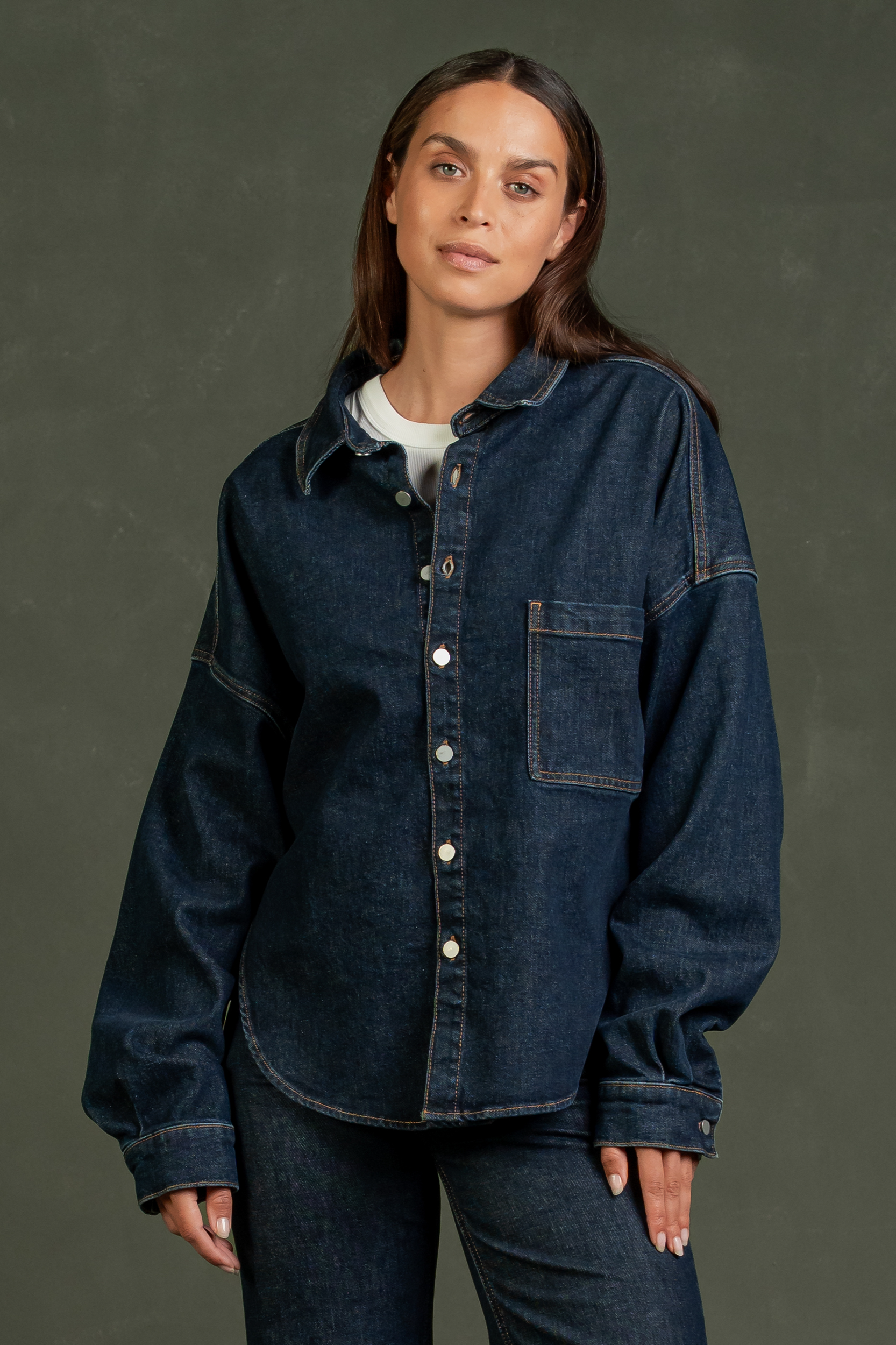 Kuyichi womens vegan Shirt Mae Dark Rinse