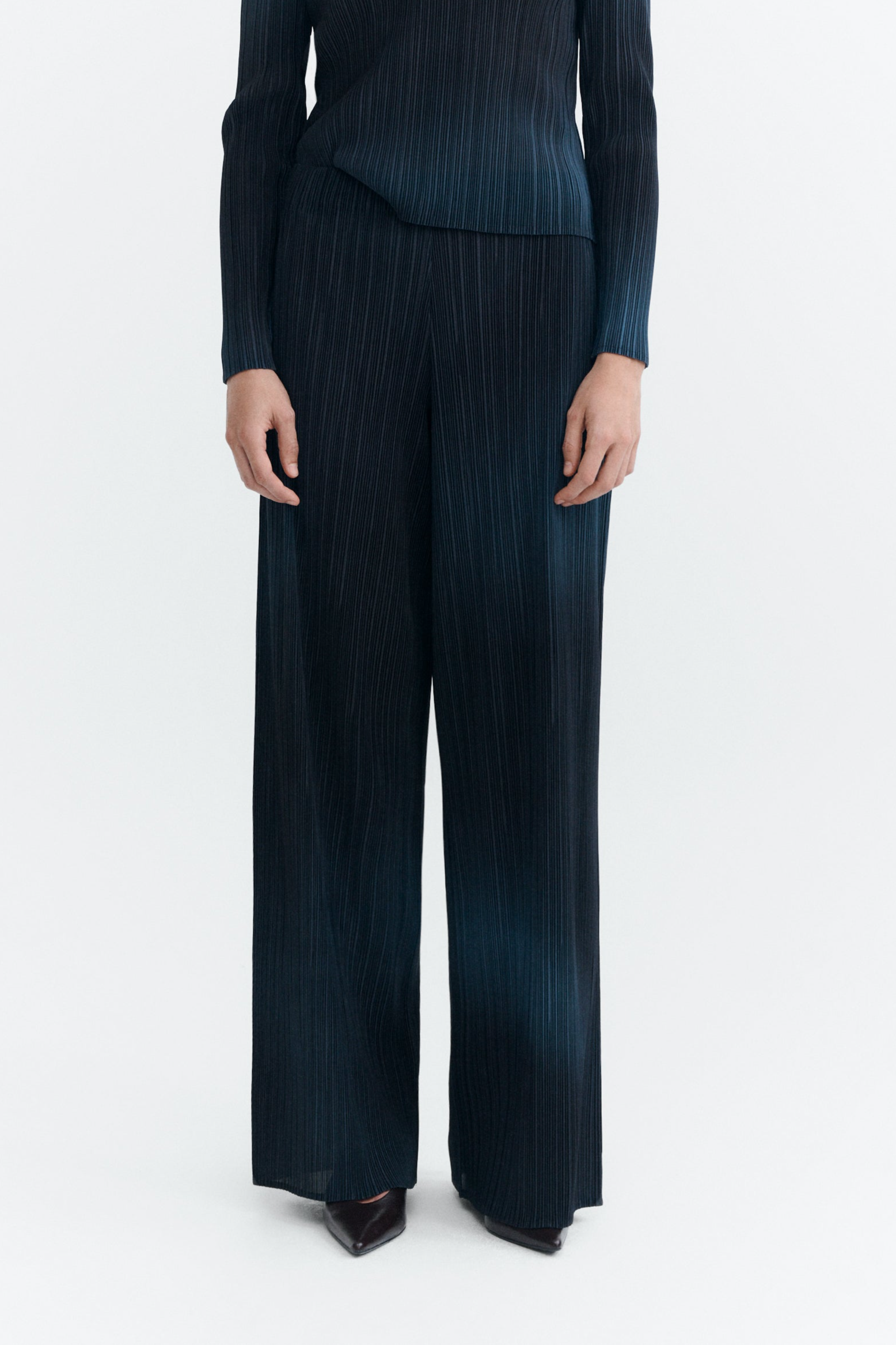 Thinking mu Damen vegan Hose Whisper Mit Falten Maro Dunkelblau