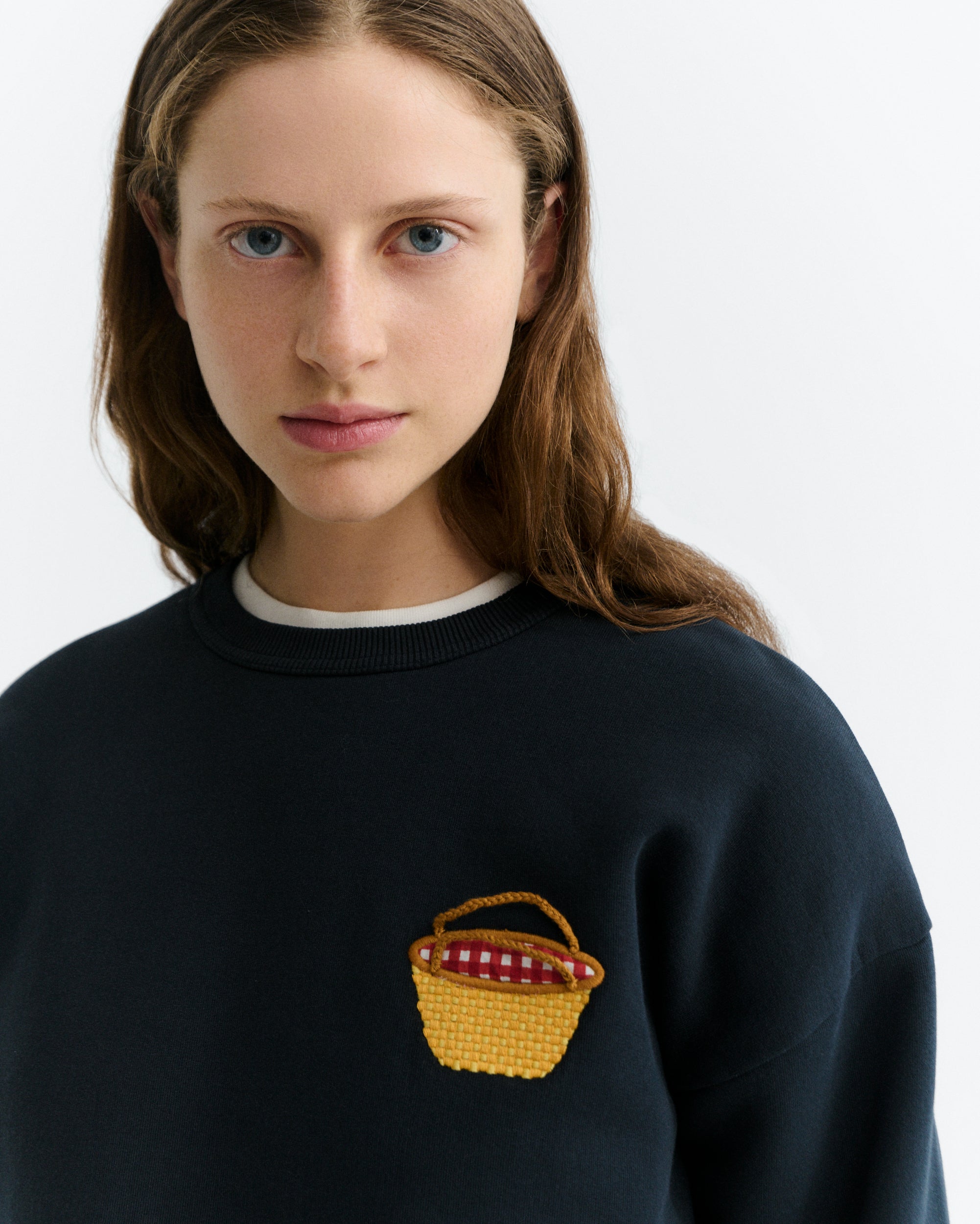 Thinking MU womens vegan Sweatshirt Jodie Embroidered Basket Navy