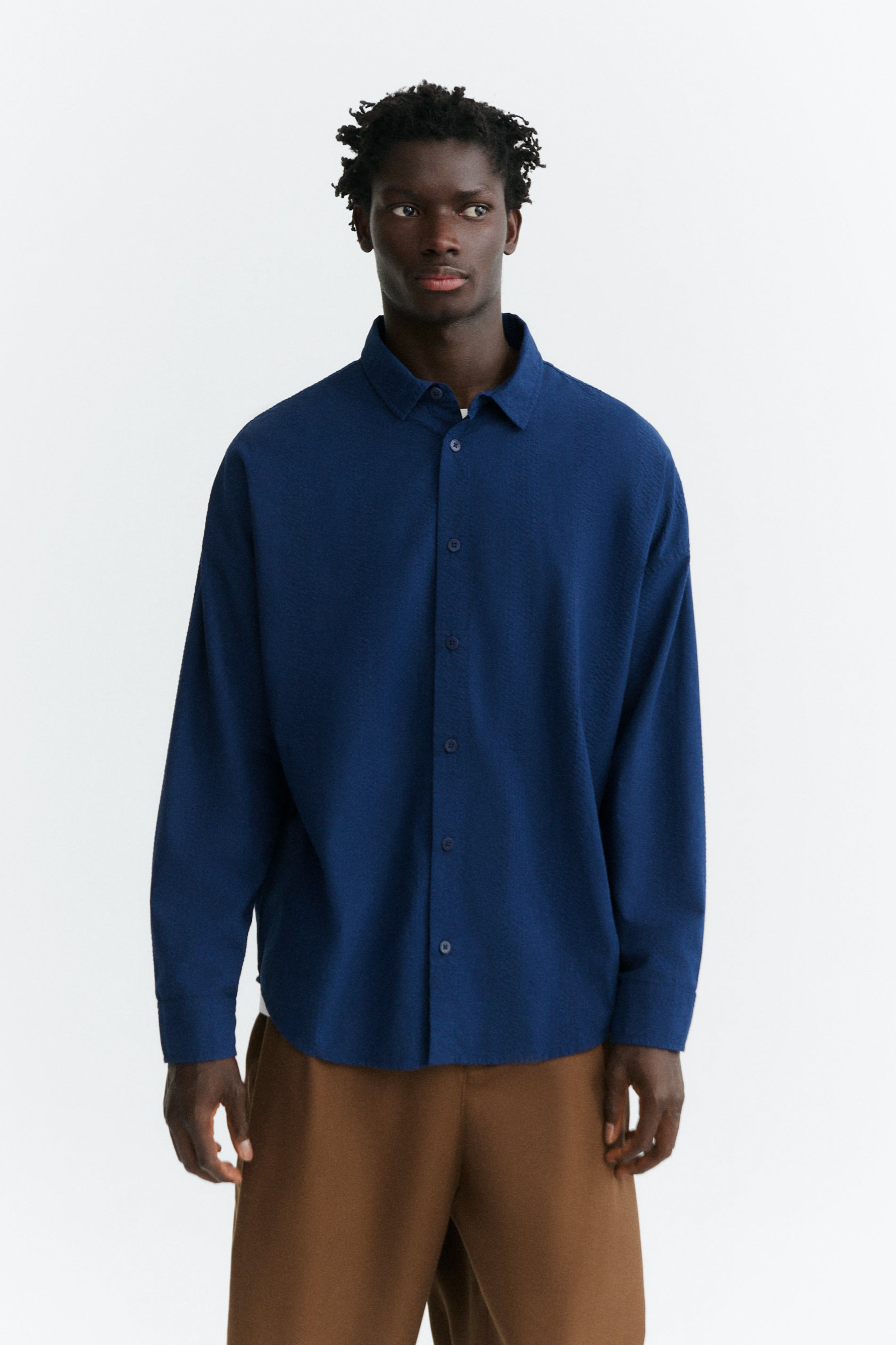 Thinking mu Herren vegan Hemd Haru Aus Seersucker Oversize Blau