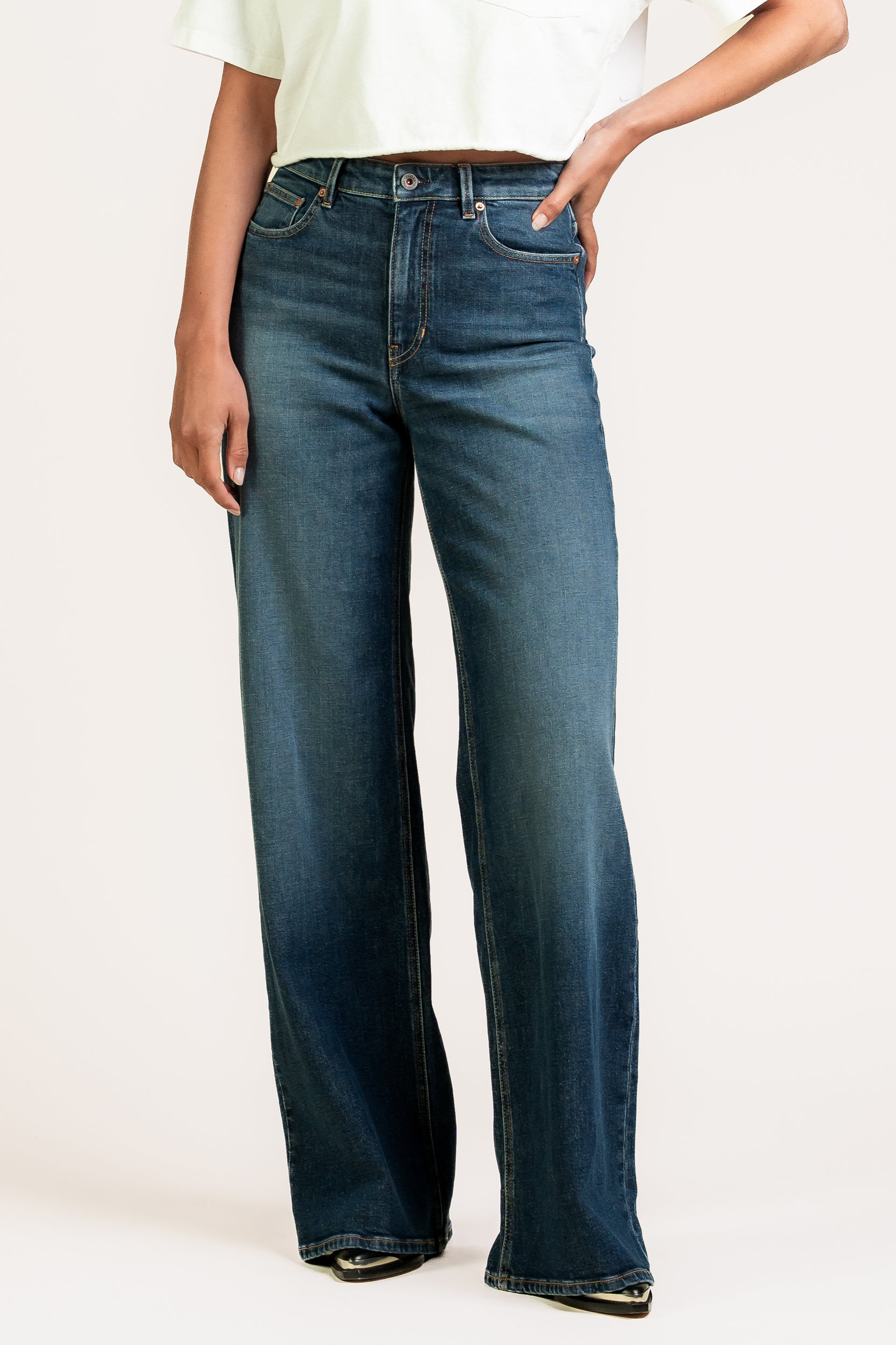 Kuyichi Damen vegan Jeans Harper Weit Geschnitten Tiefes Indigo