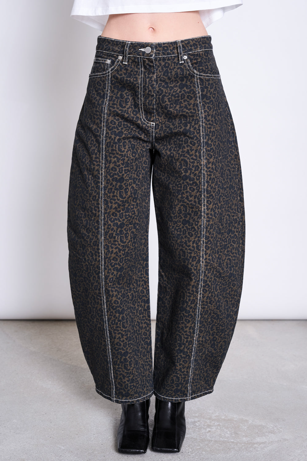 JAN N JUNE JAN 'N JUNE Damen vegan Jeans Mit Weitem Bein Faya Dunkler Leo Print