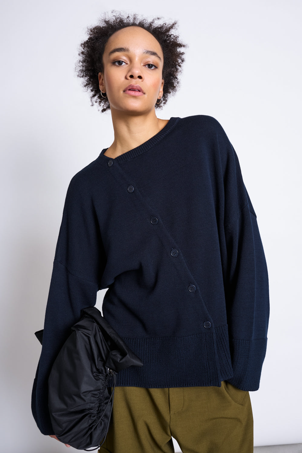 JAN N JUNE JAN 'N JUNE Damen vegan Strickjacke Pebble Nightfall Mit Asymmetrischem Schnitt