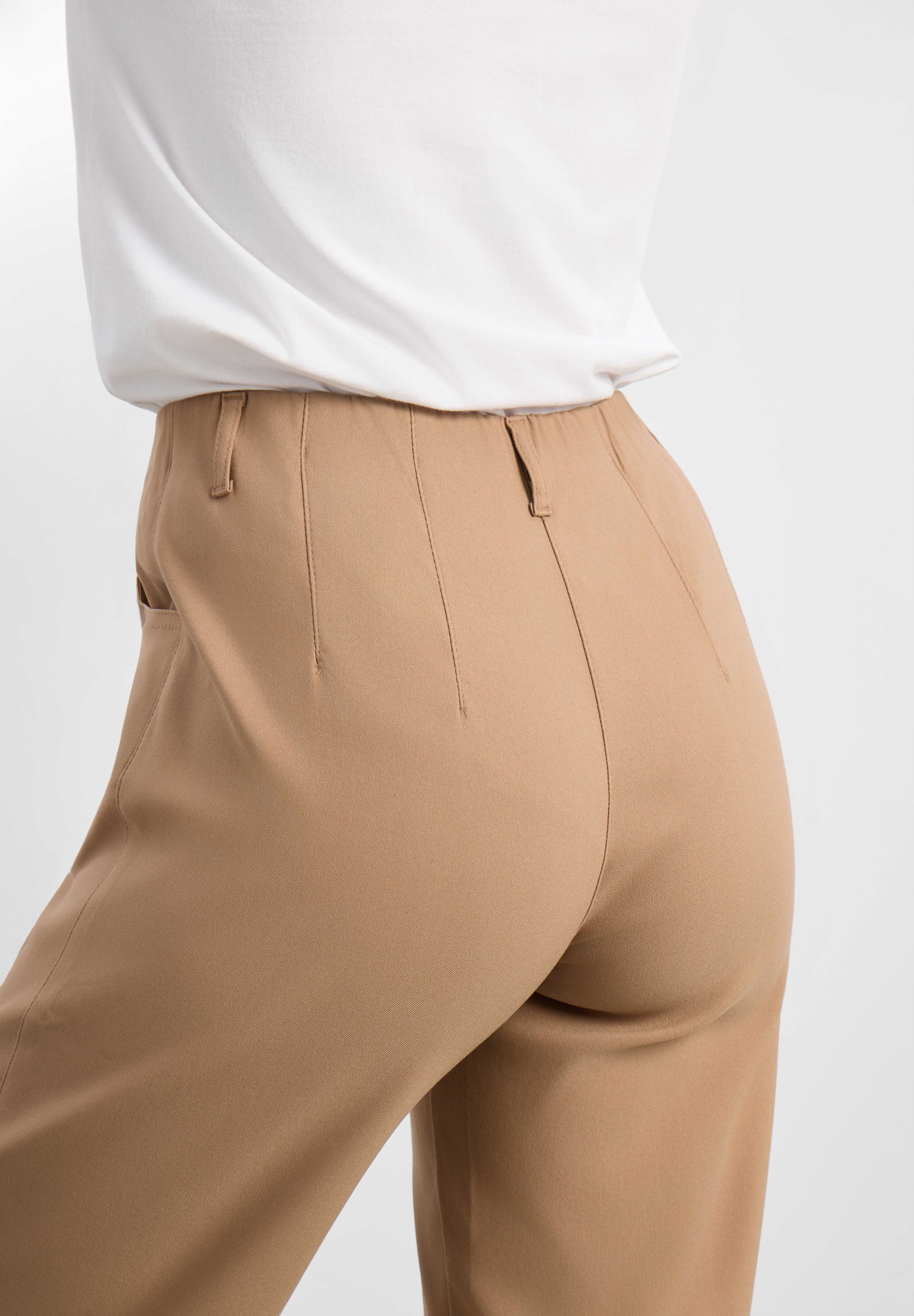 LAURIE womens vegan Pants Donna Loose Short Length Nougat