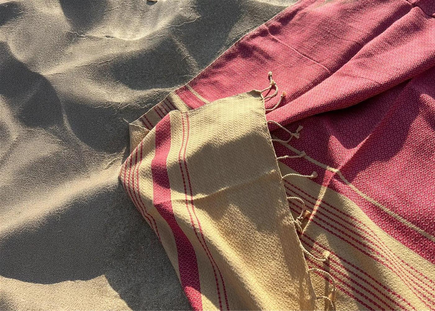 Karawan unisex vegan Towel Sand Red Ochre