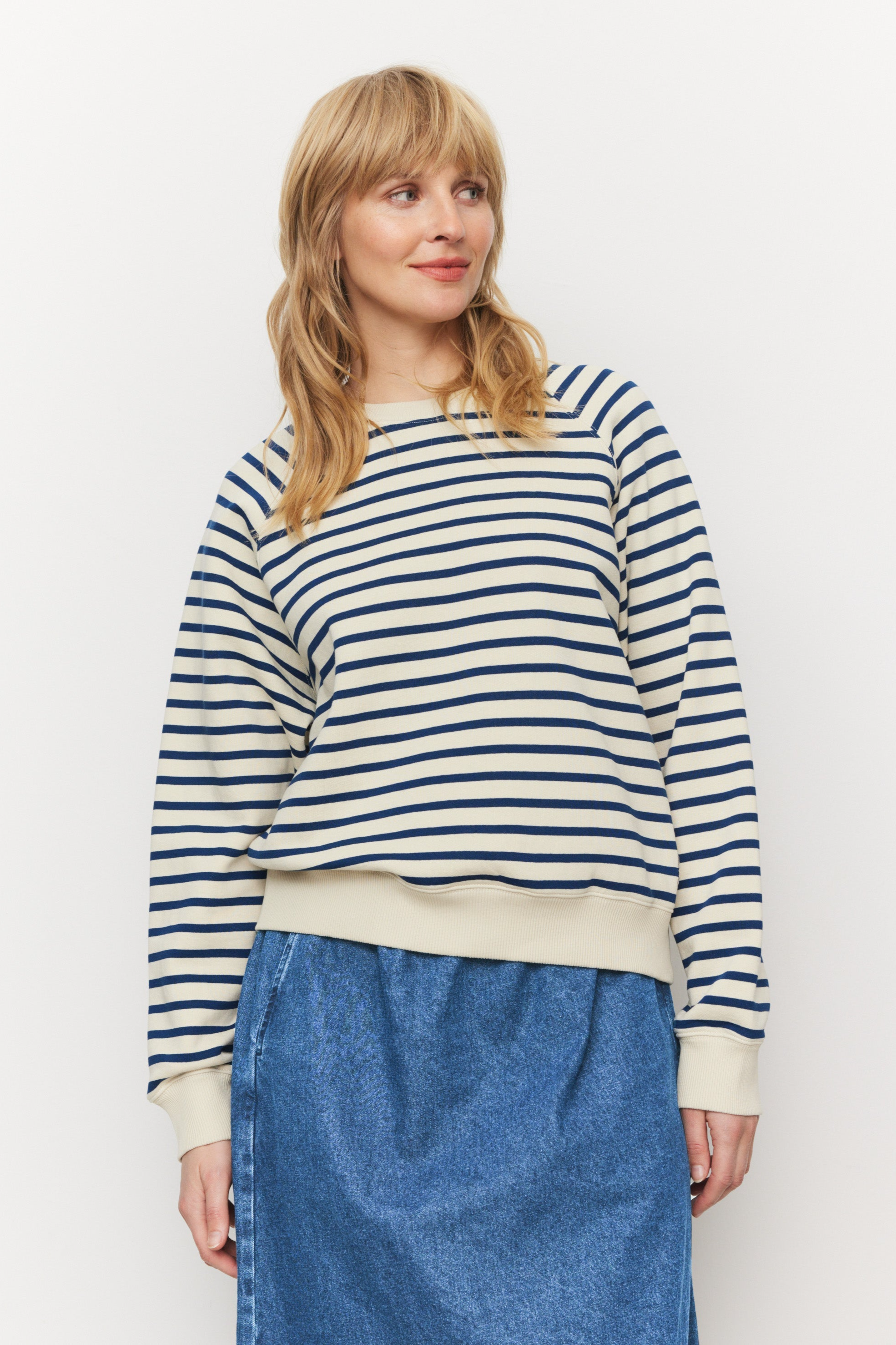 Recolution Damen vegan Sweatshirt Allamanda Stripes Vintage Blau